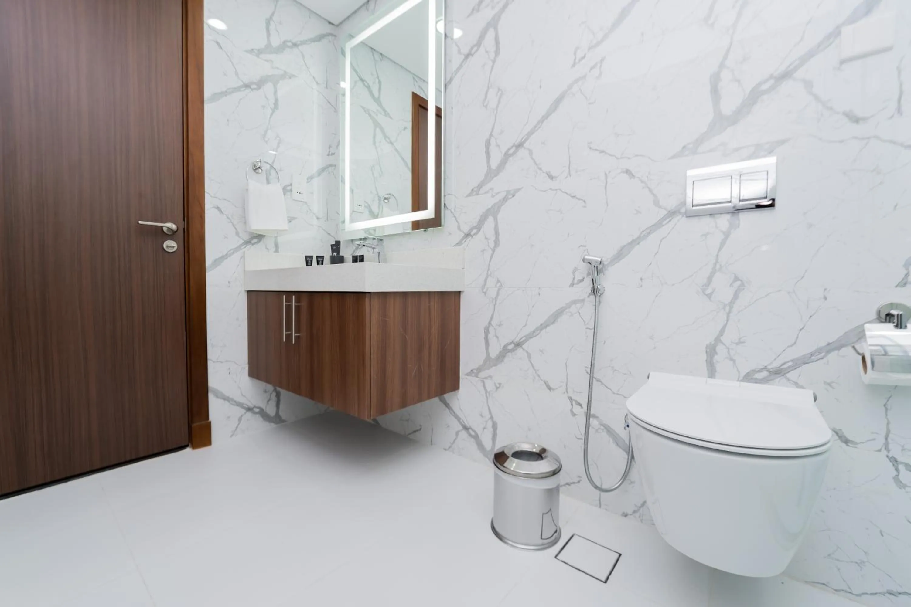 Toilet in Kasco Homes Waves Tower Business Bay