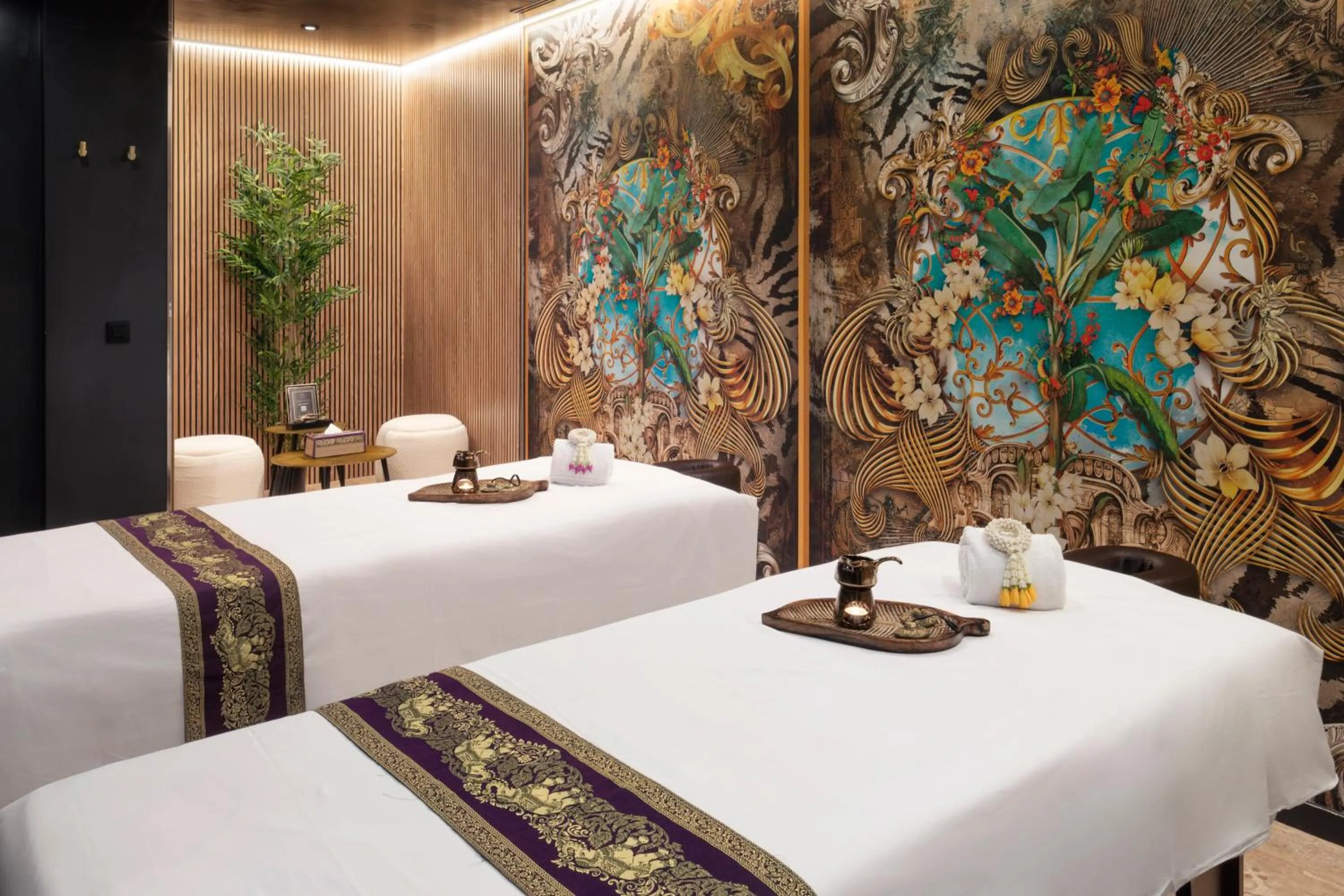 Massage in Melia Castilla