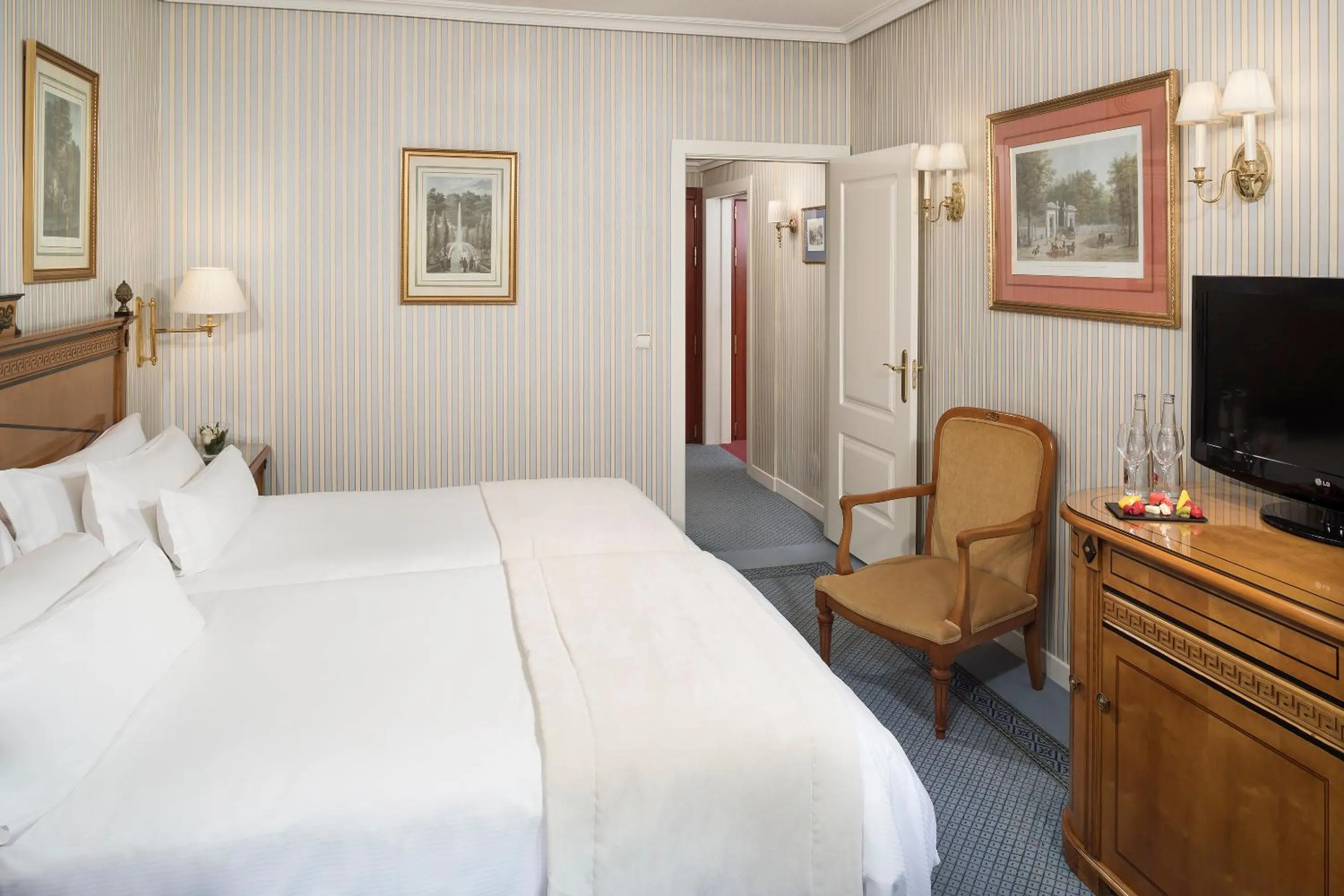 Bedroom, Bed in Melia Castilla