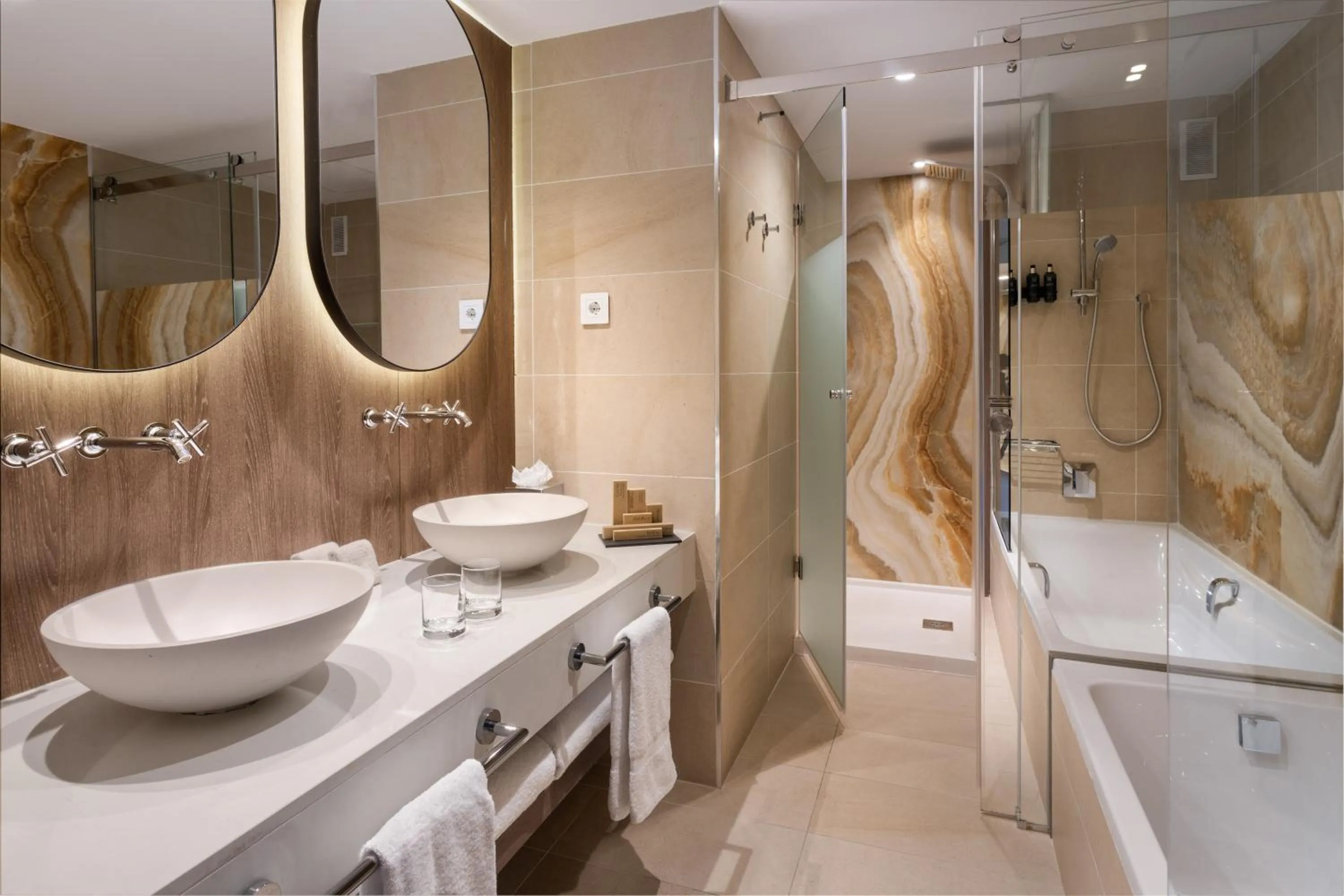 Bathroom in Melia Castilla