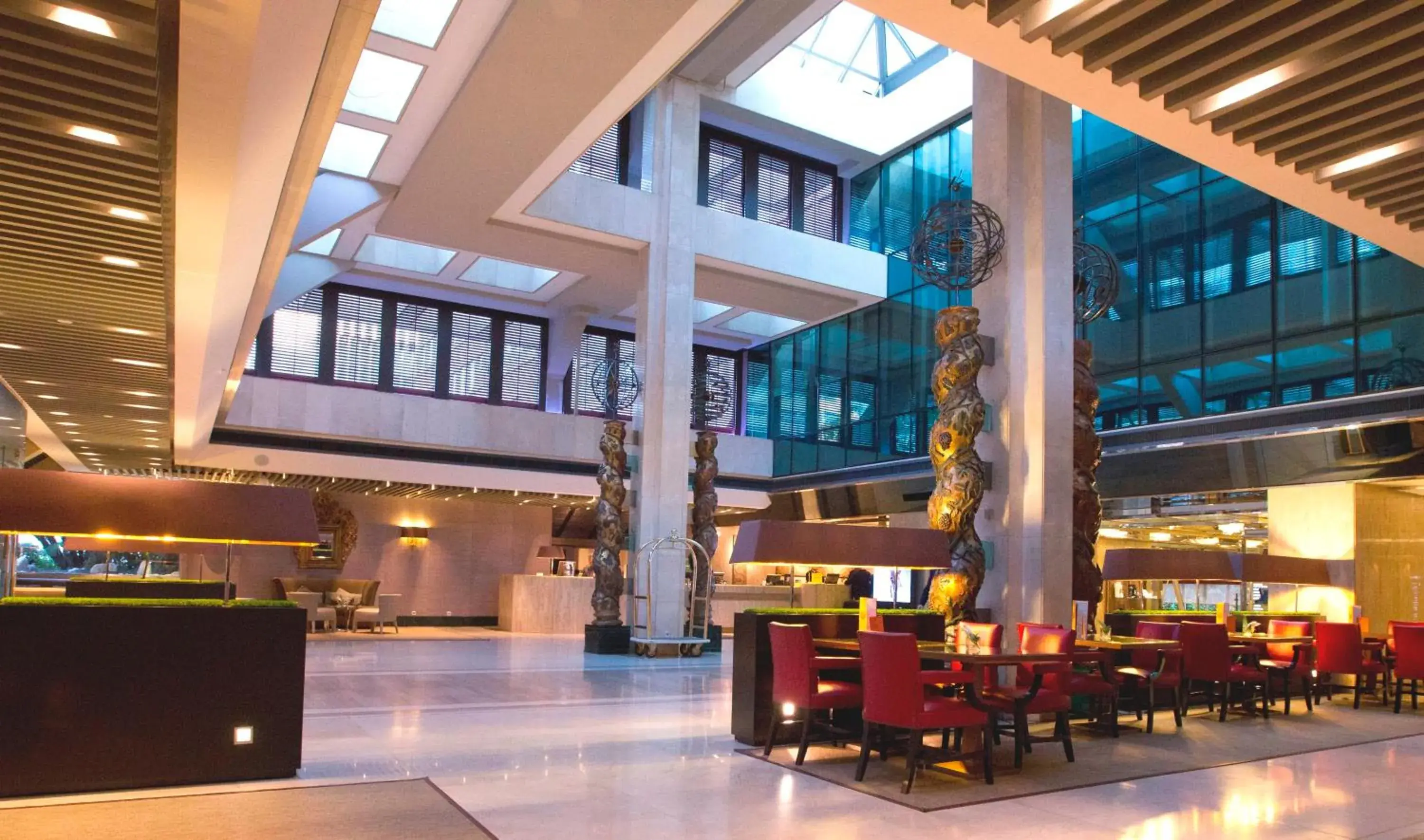 Lobby or reception in Melia Castilla Lobby or reception in Melia Castilla