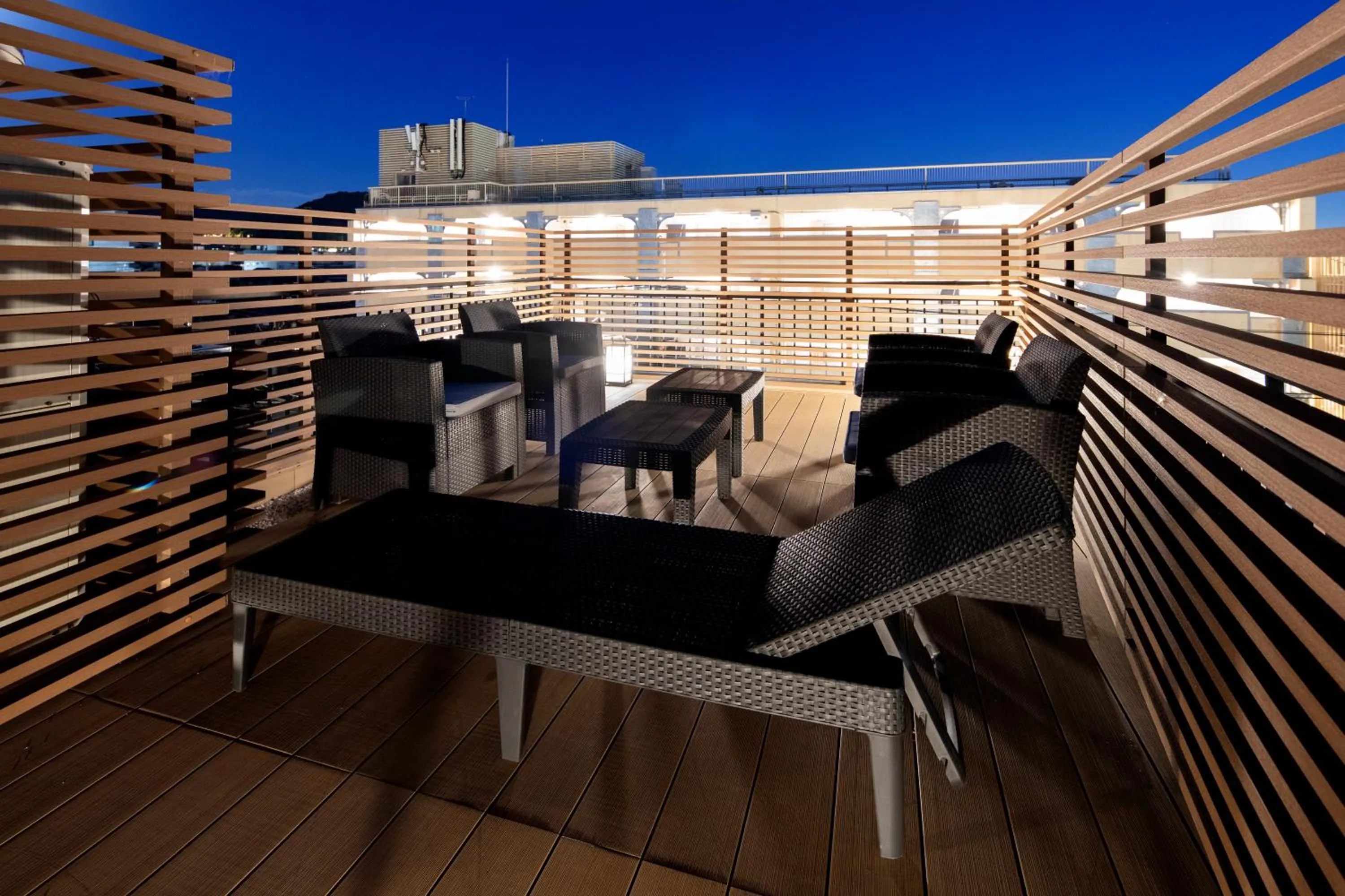 Night in 夢住凛ーMu Ju Rinー