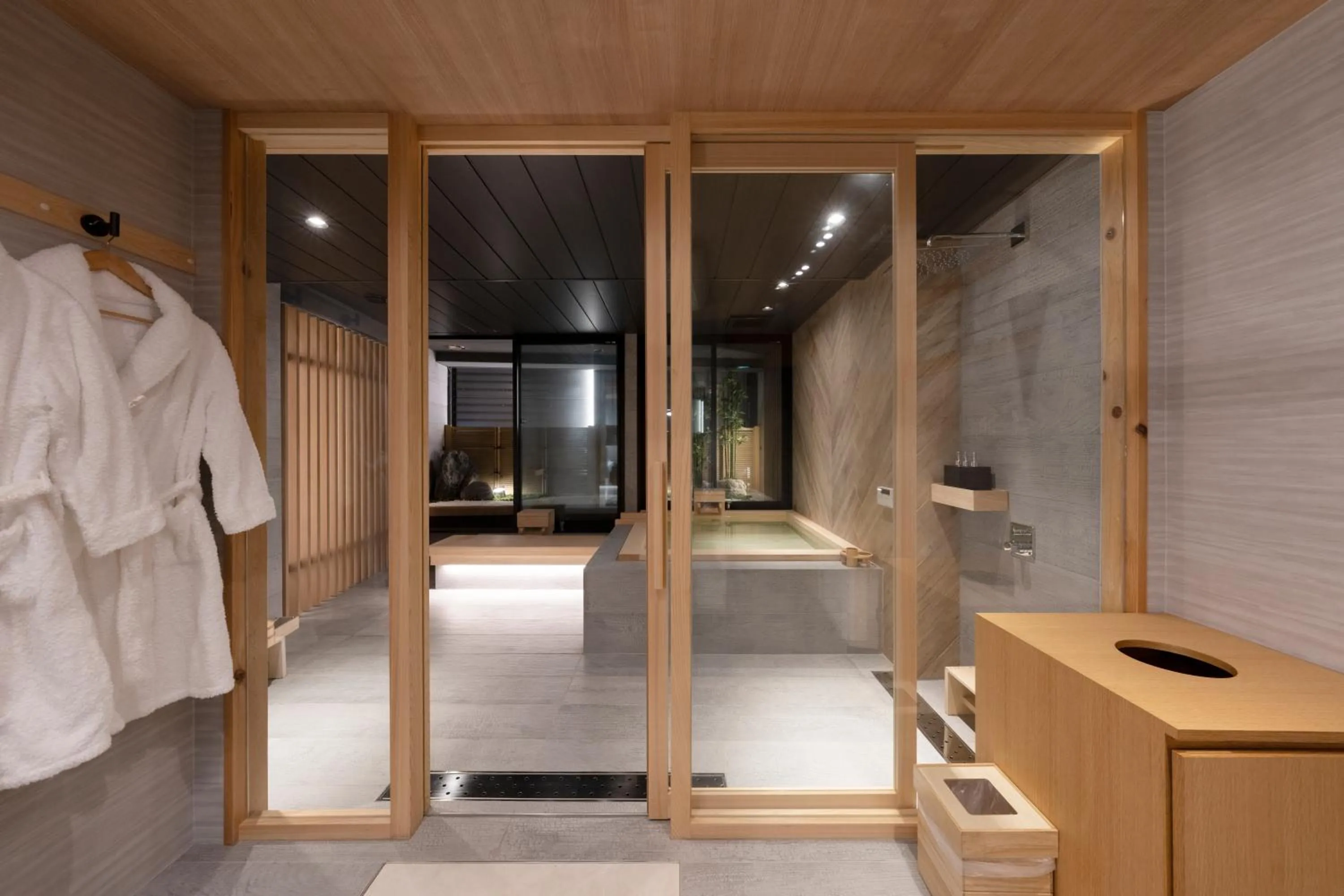 Shower in 夢住凛ーMu Ju Rinー