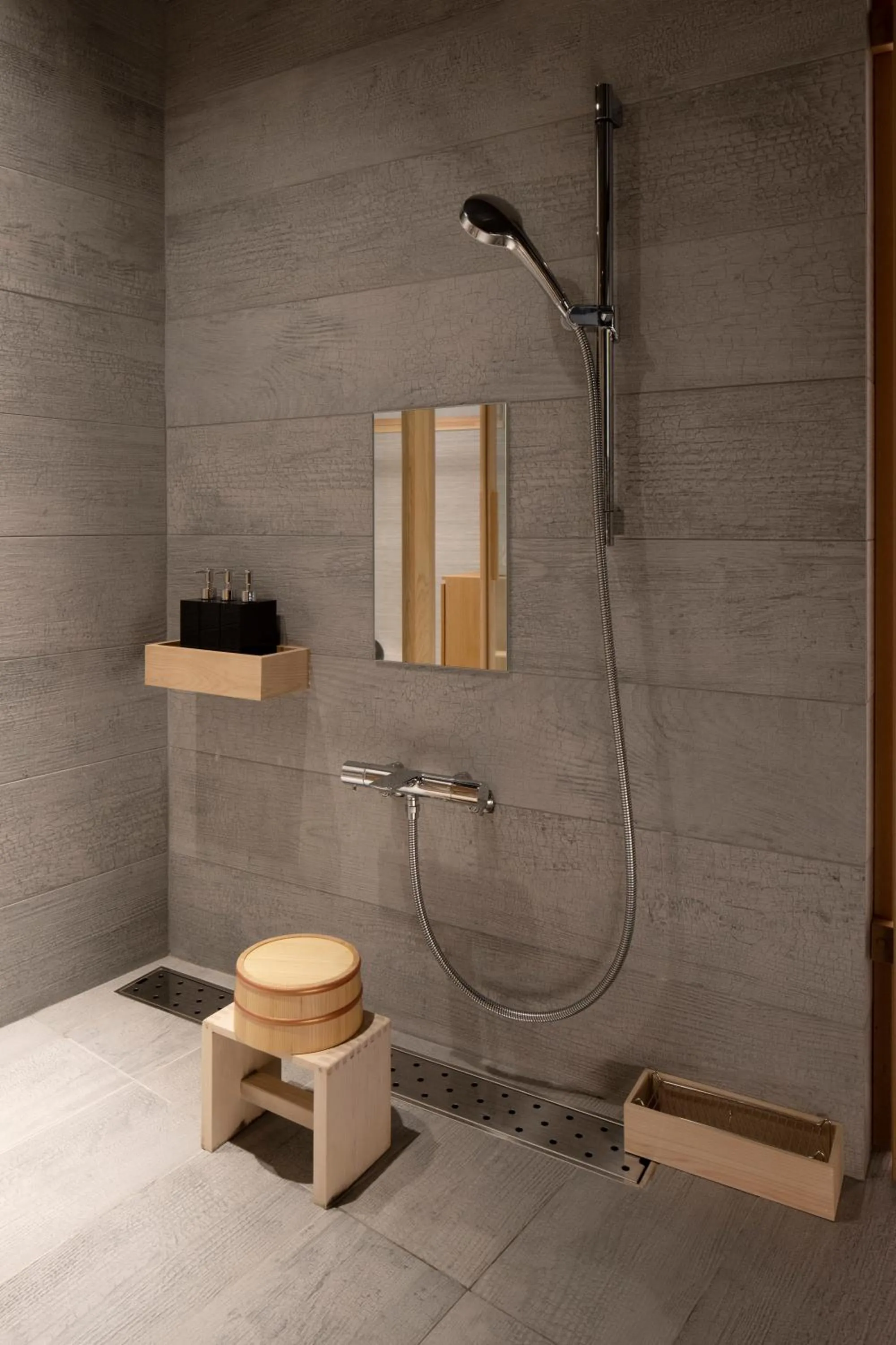 Shower in 夢住凛ーMu Ju Rinー