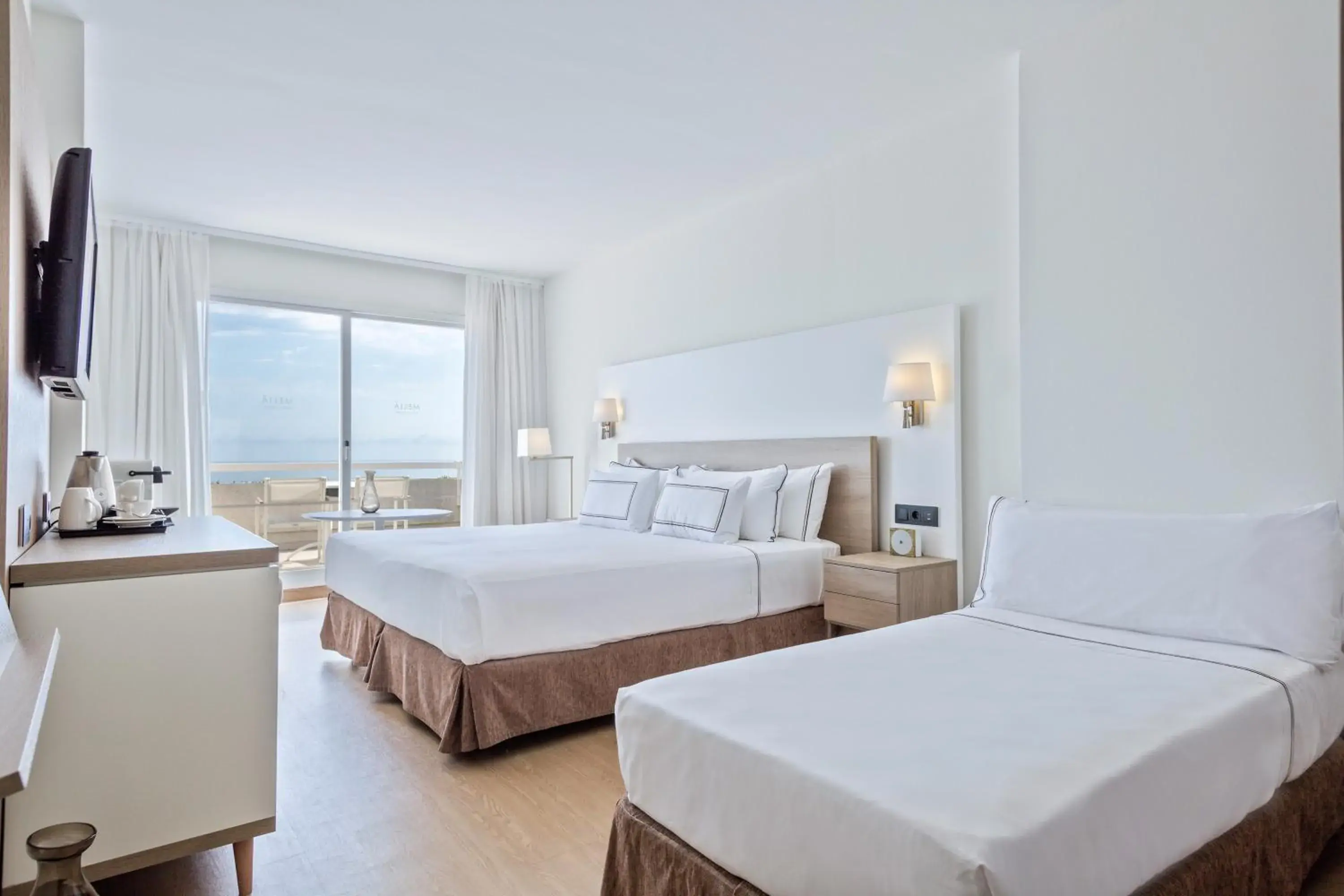 TV and multimedia, Bed in Melia Sitges TV and multimedia, Bed in Melia Sitges