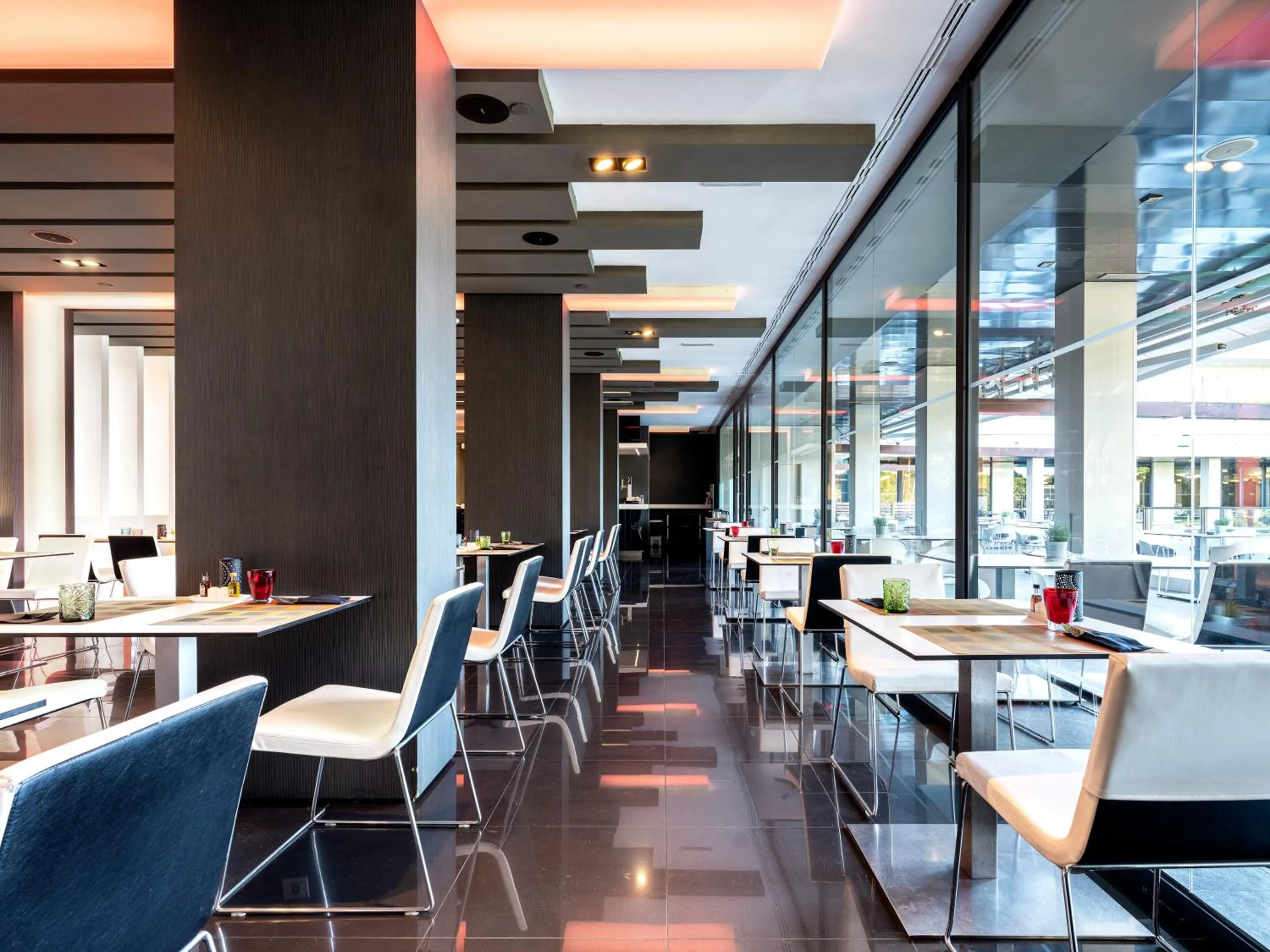 Restaurant/places to eat in Melia Sitges