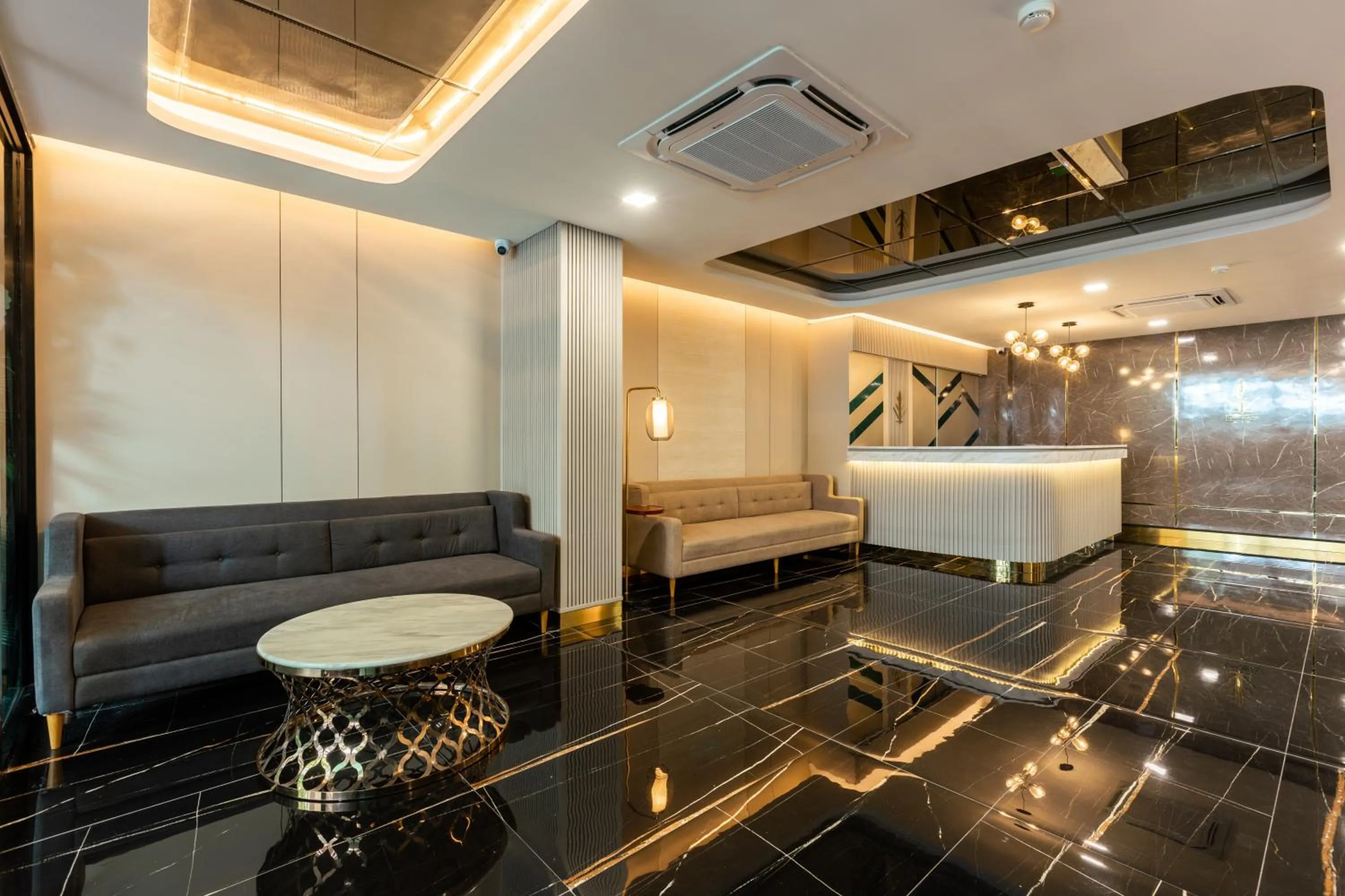Lobby or reception in City Park Hotel Bangkok Pratunam by PCL