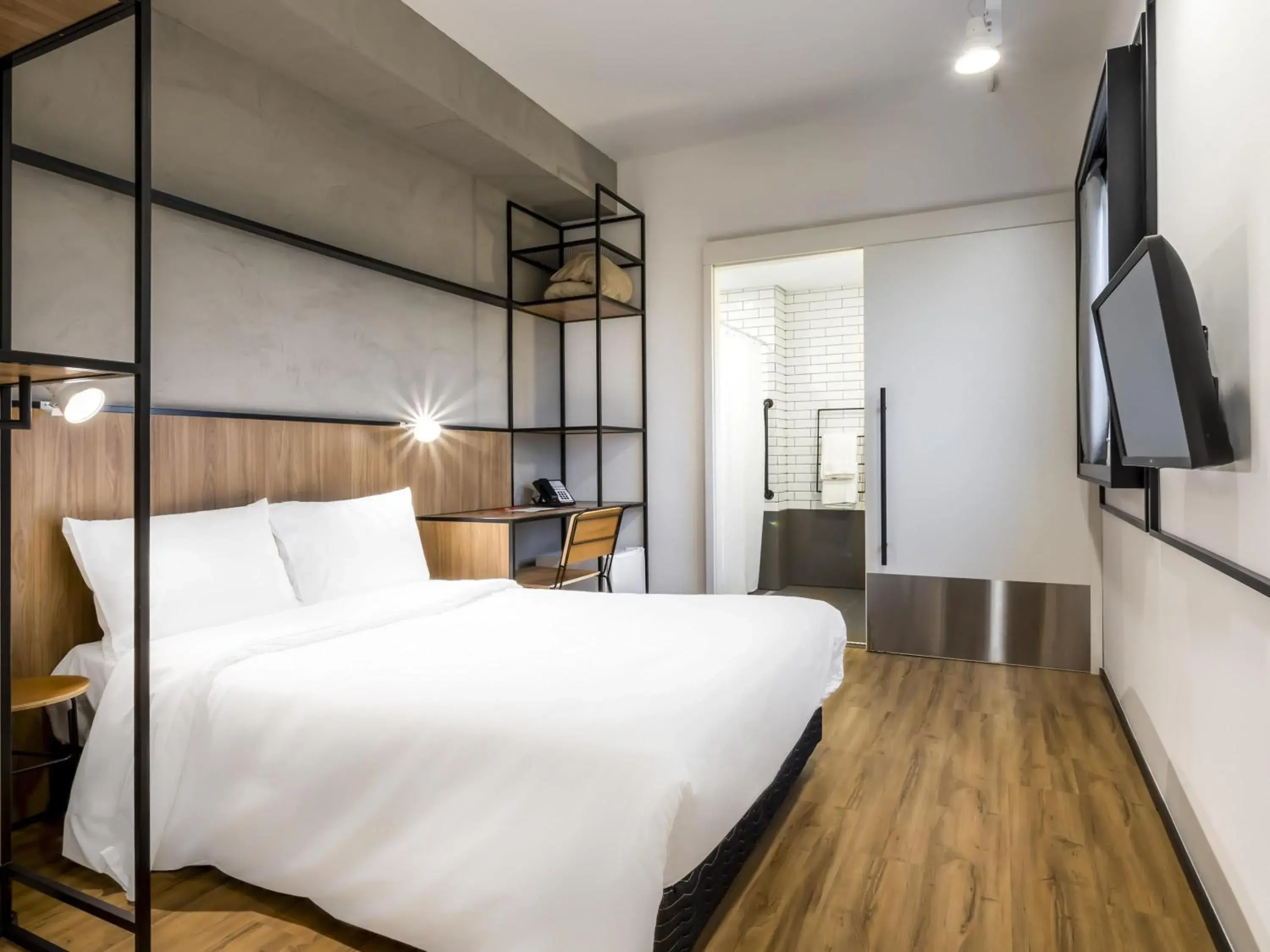 Bedroom, Bed in Ibis Aruja Bedroom, Bed in Ibis Aruja