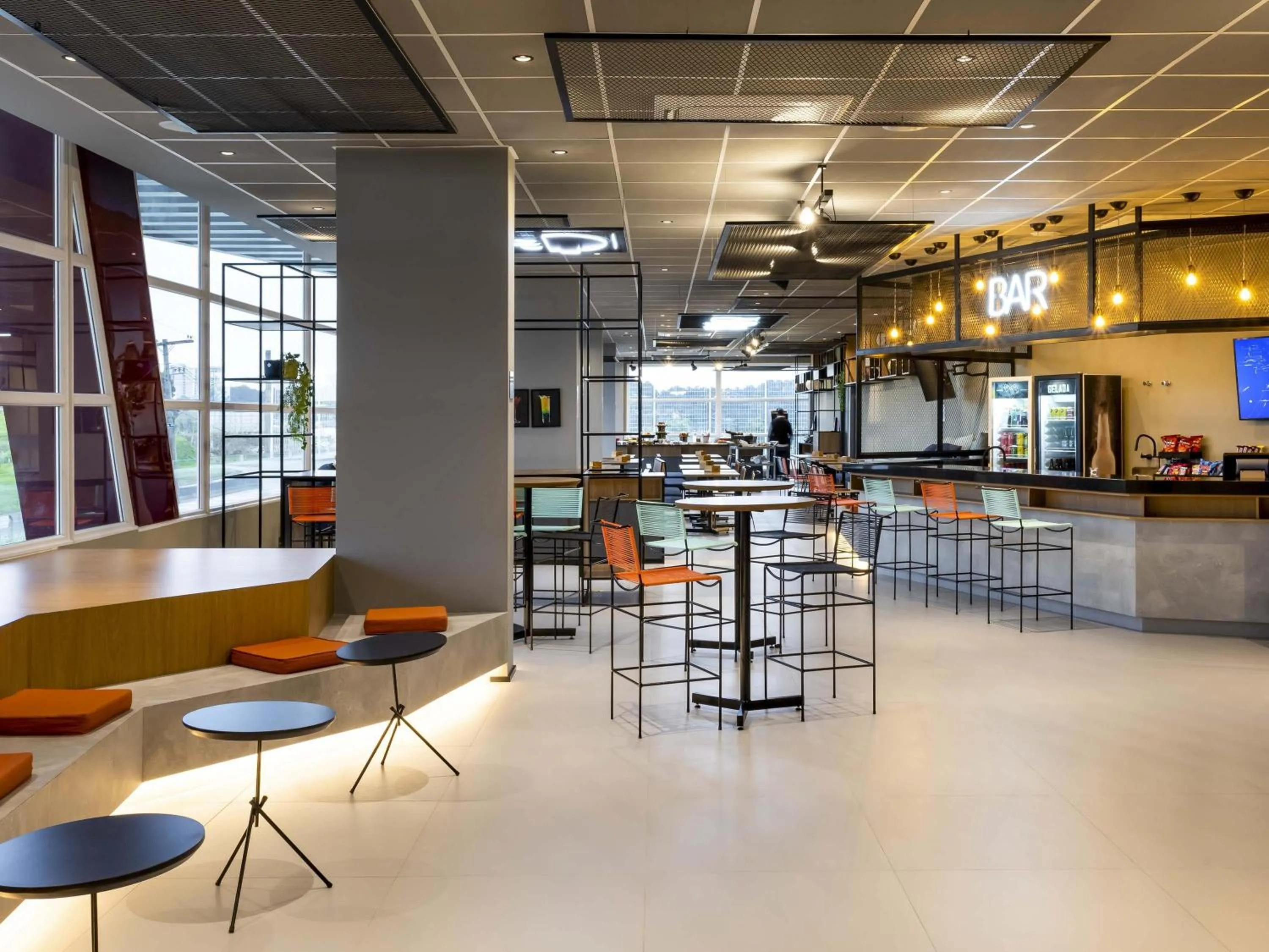 Lounge or bar in Ibis Aruja