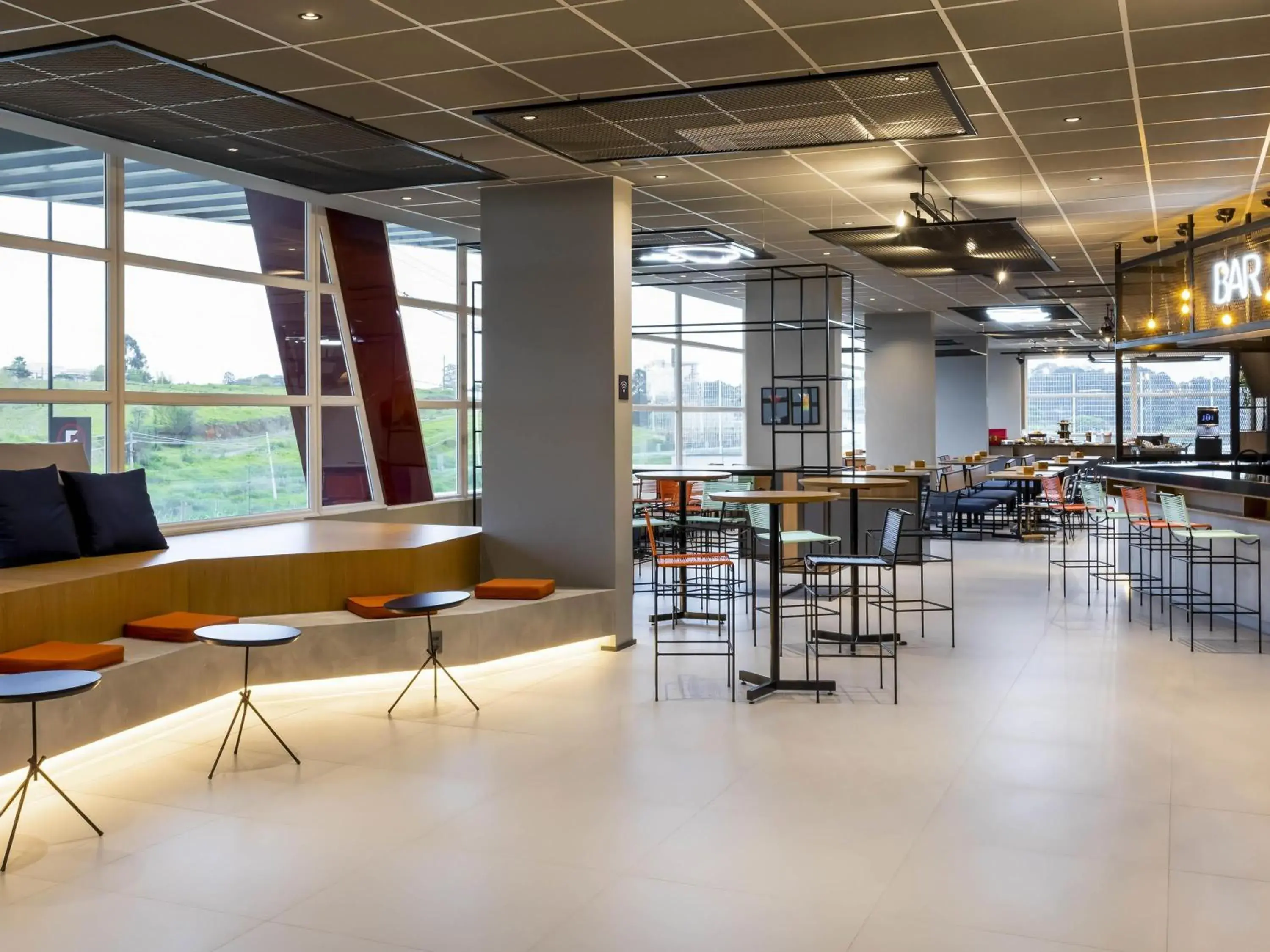 Property building in Ibis Aruja Property building in Ibis Aruja