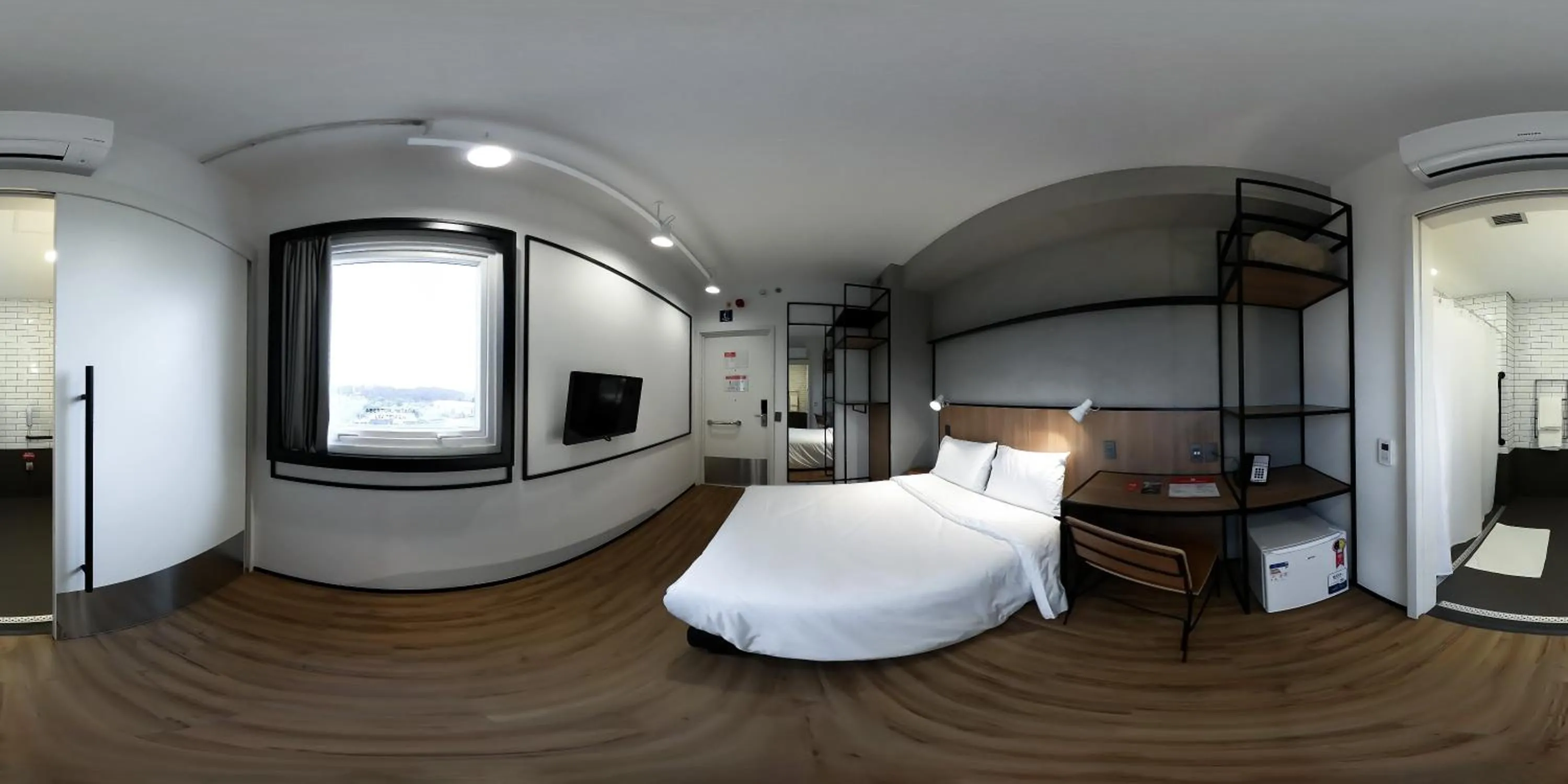 TV and multimedia, Bed in Ibis Aruja