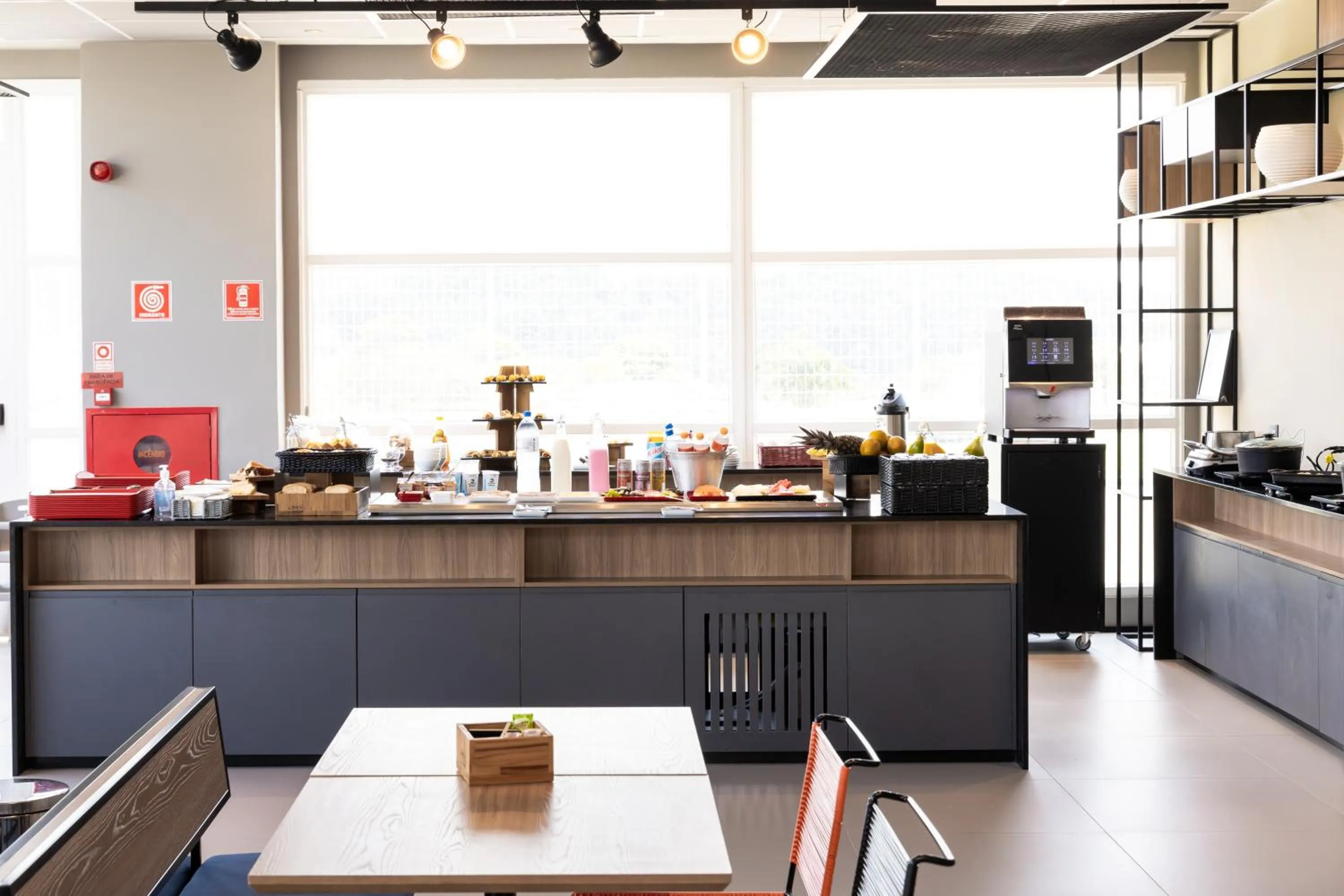 Food and drinks in Ibis Aruja