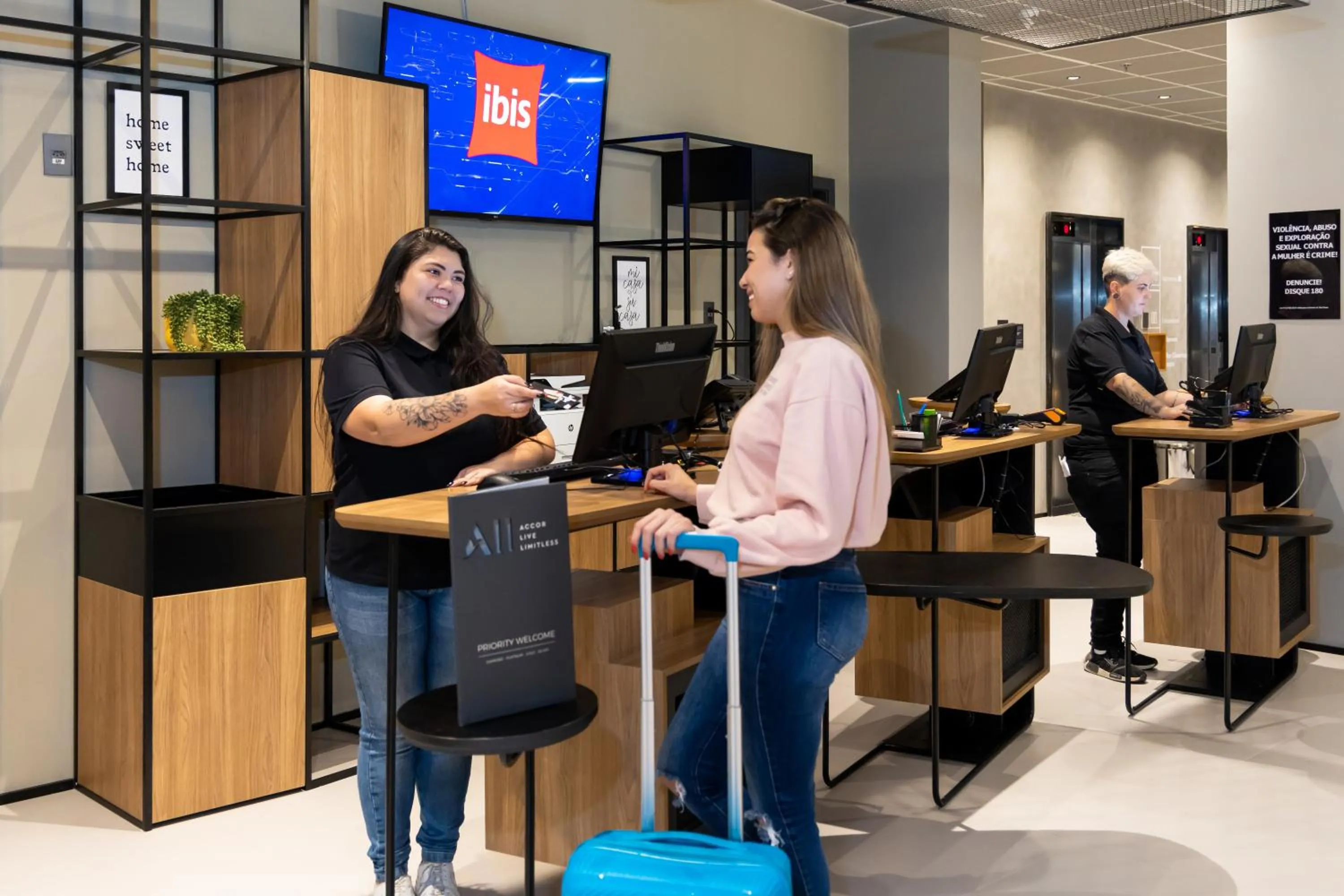 Lobby or reception in Ibis Aruja