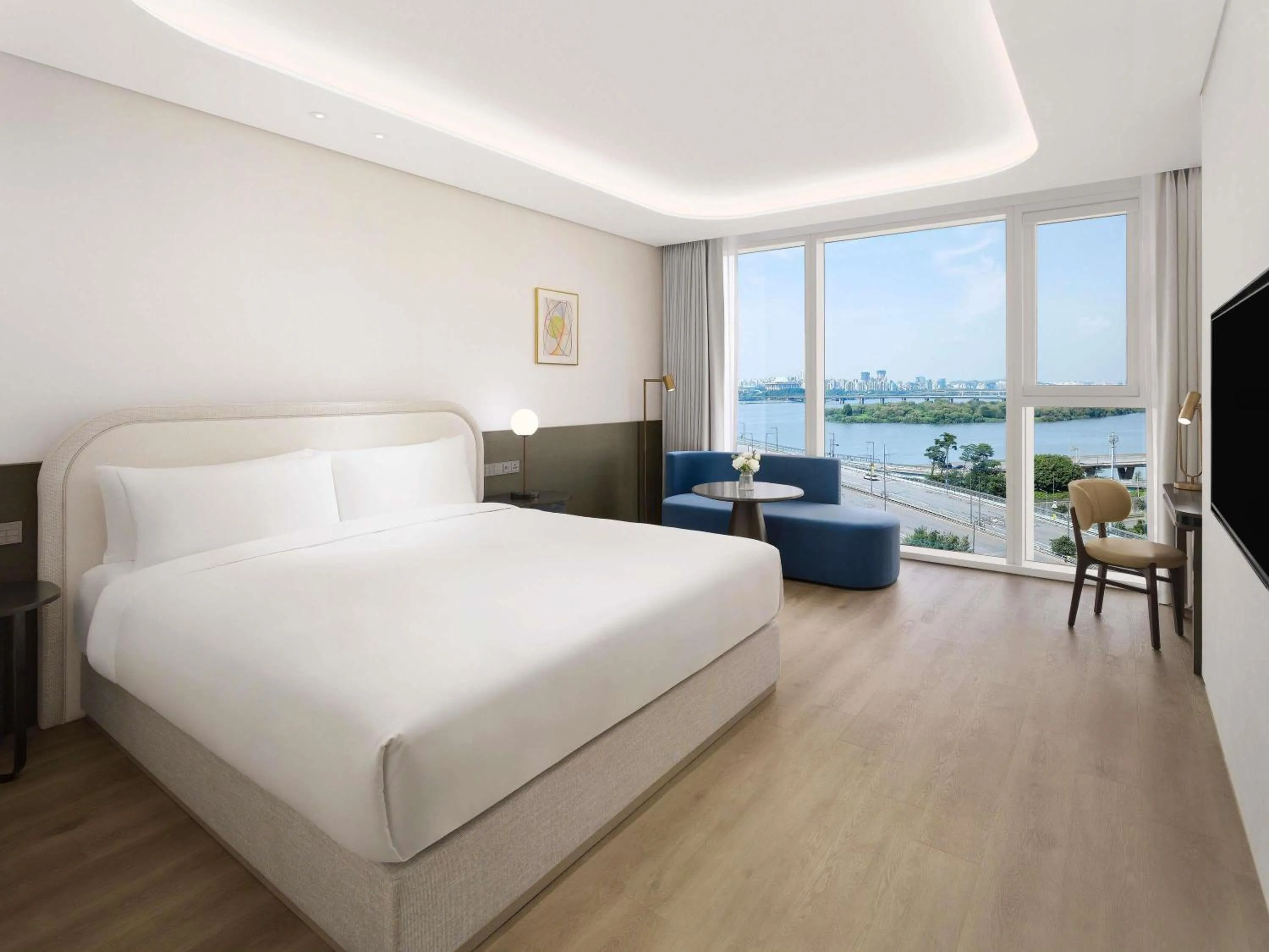 Bedroom, Bed in Naru Ambassador Hotel Seoul - MGallery Collection