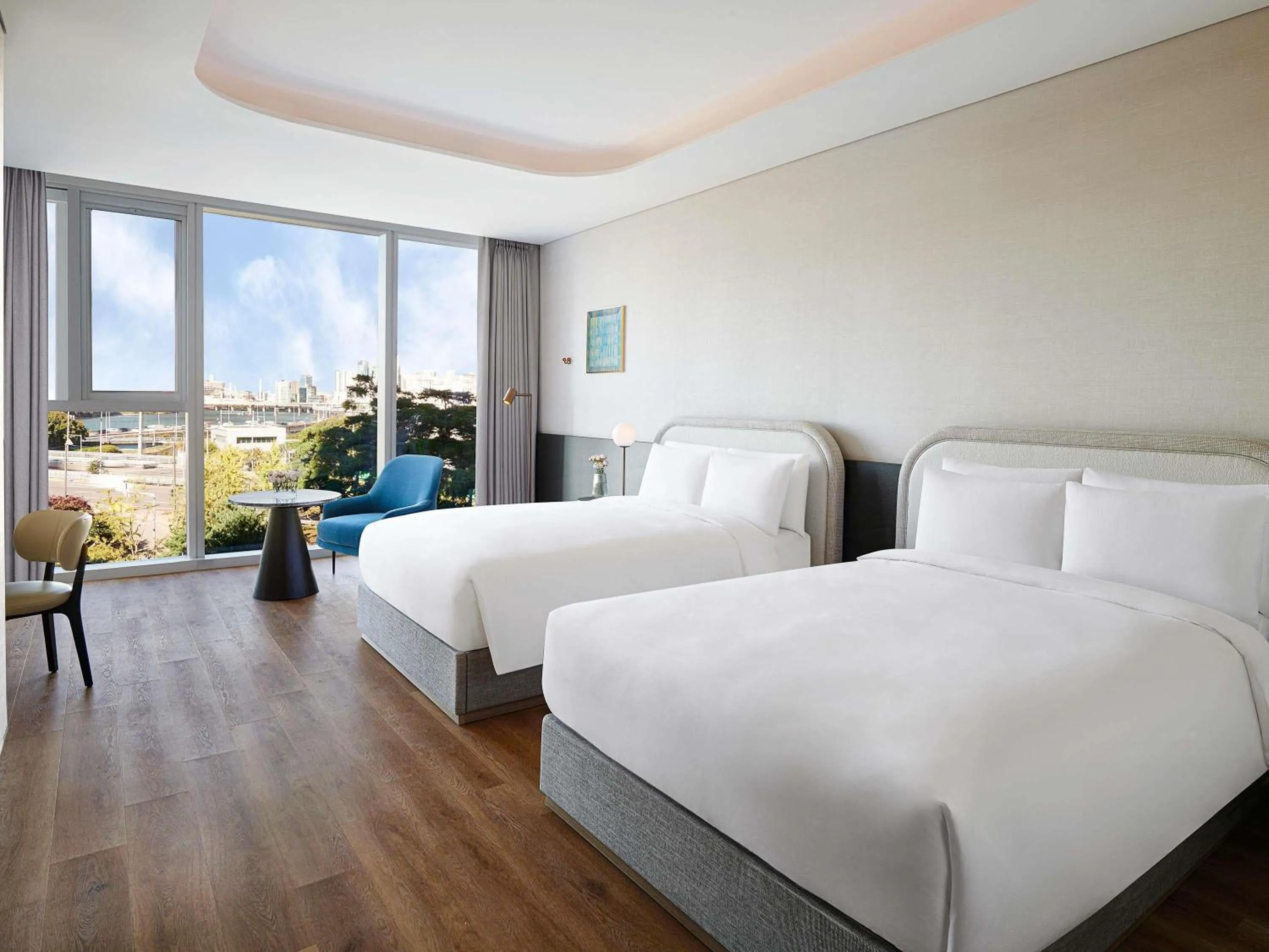 Bedroom, Bed in Naru Ambassador Hotel Seoul - MGallery Collection