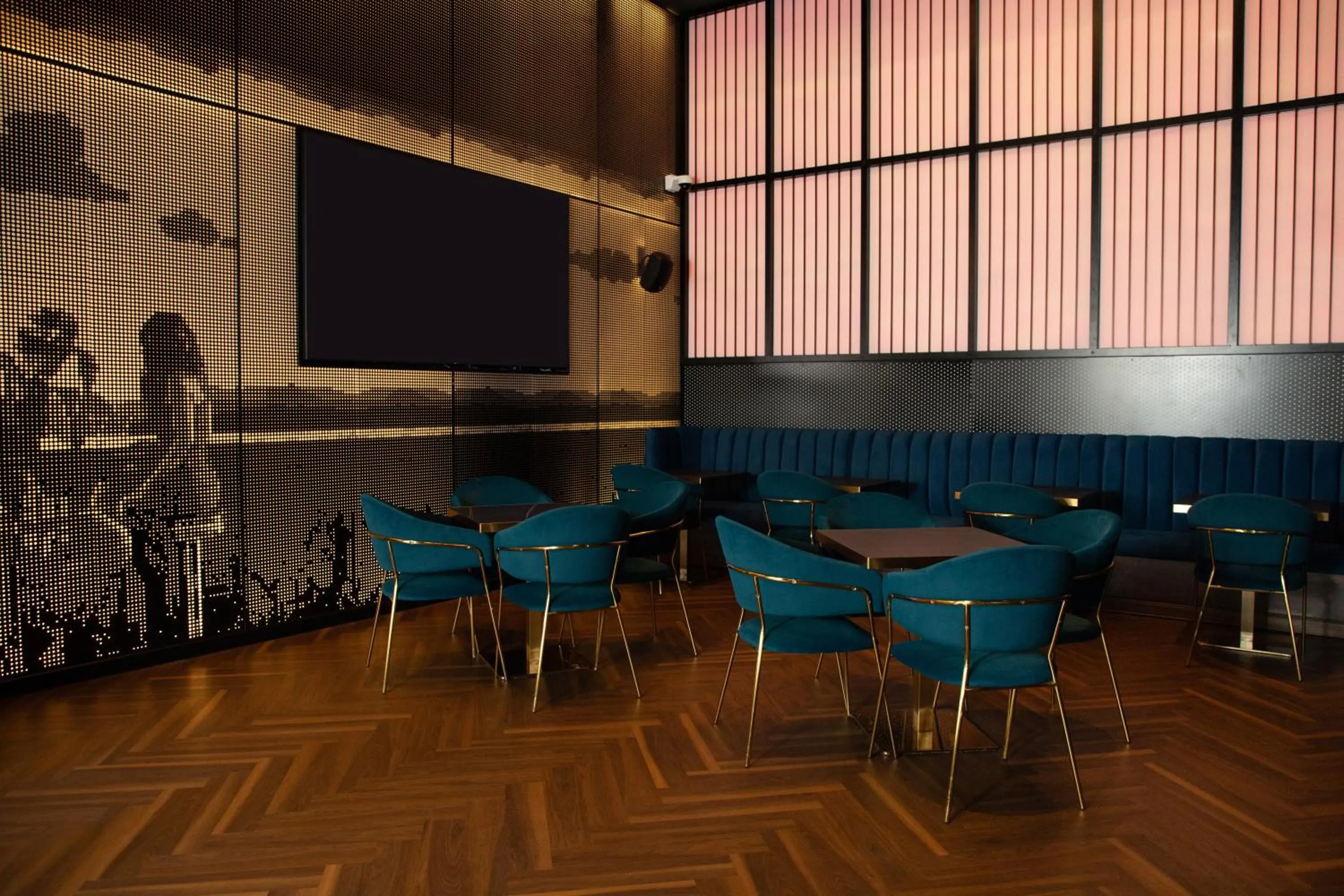 Restaurant/places to eat in Adagio Doha