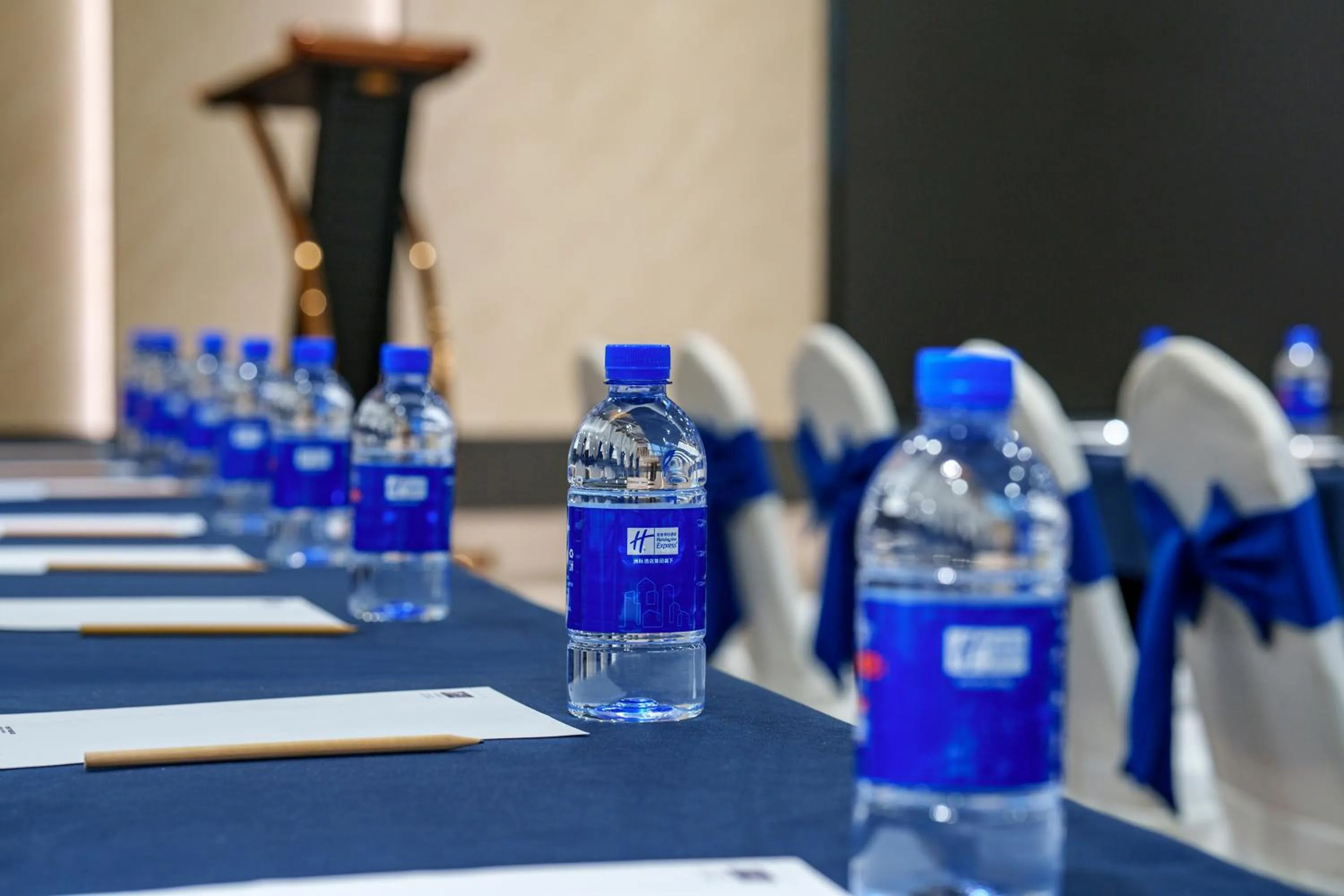 Meeting/conference room in Holiday Inn Express Chengdu Tianfu Square by IHG - Chunxi Road and Kuanzhai Alley