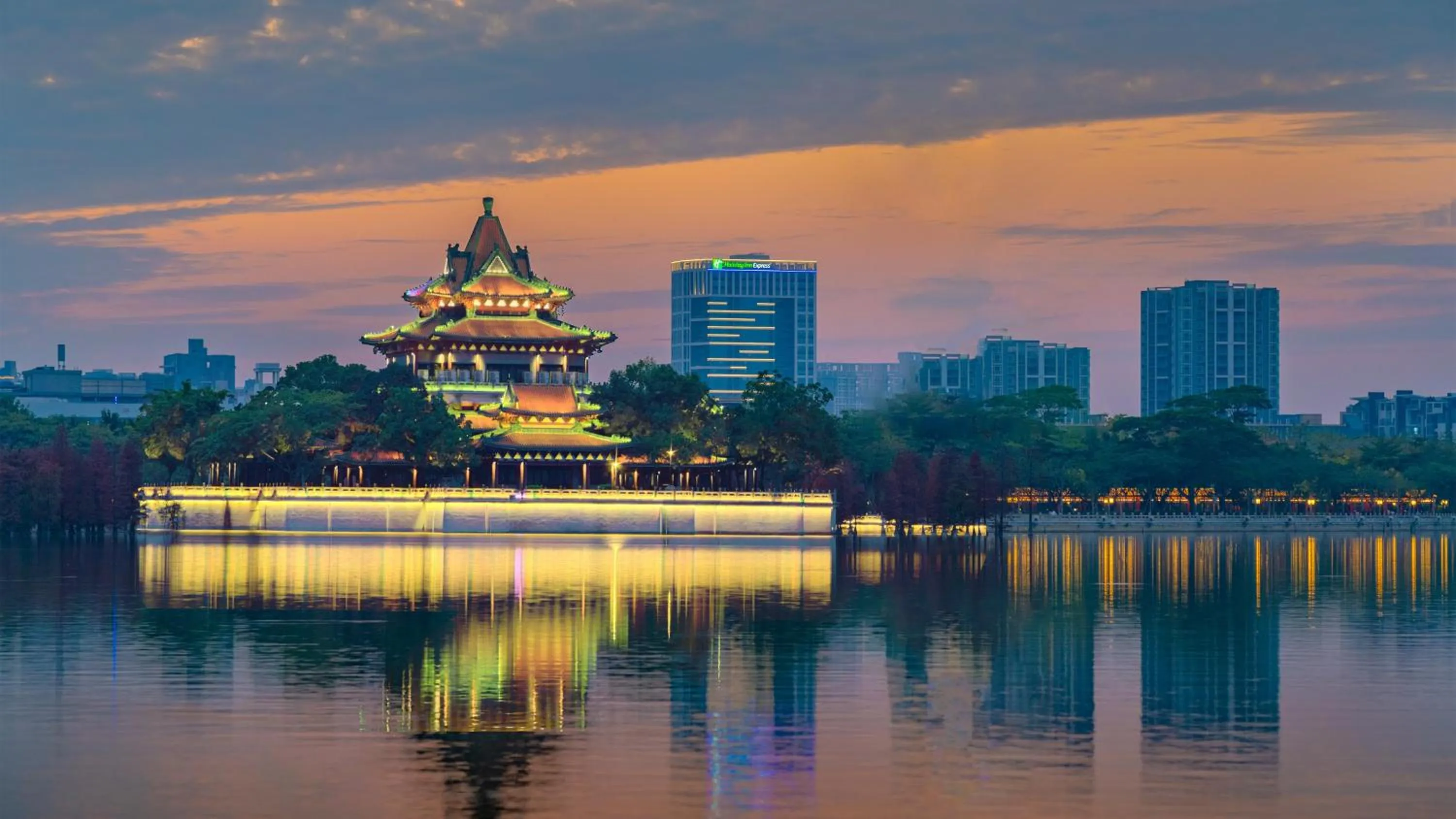 Nearby landmark in Holiday Inn Express Shunde Daliang by IHG