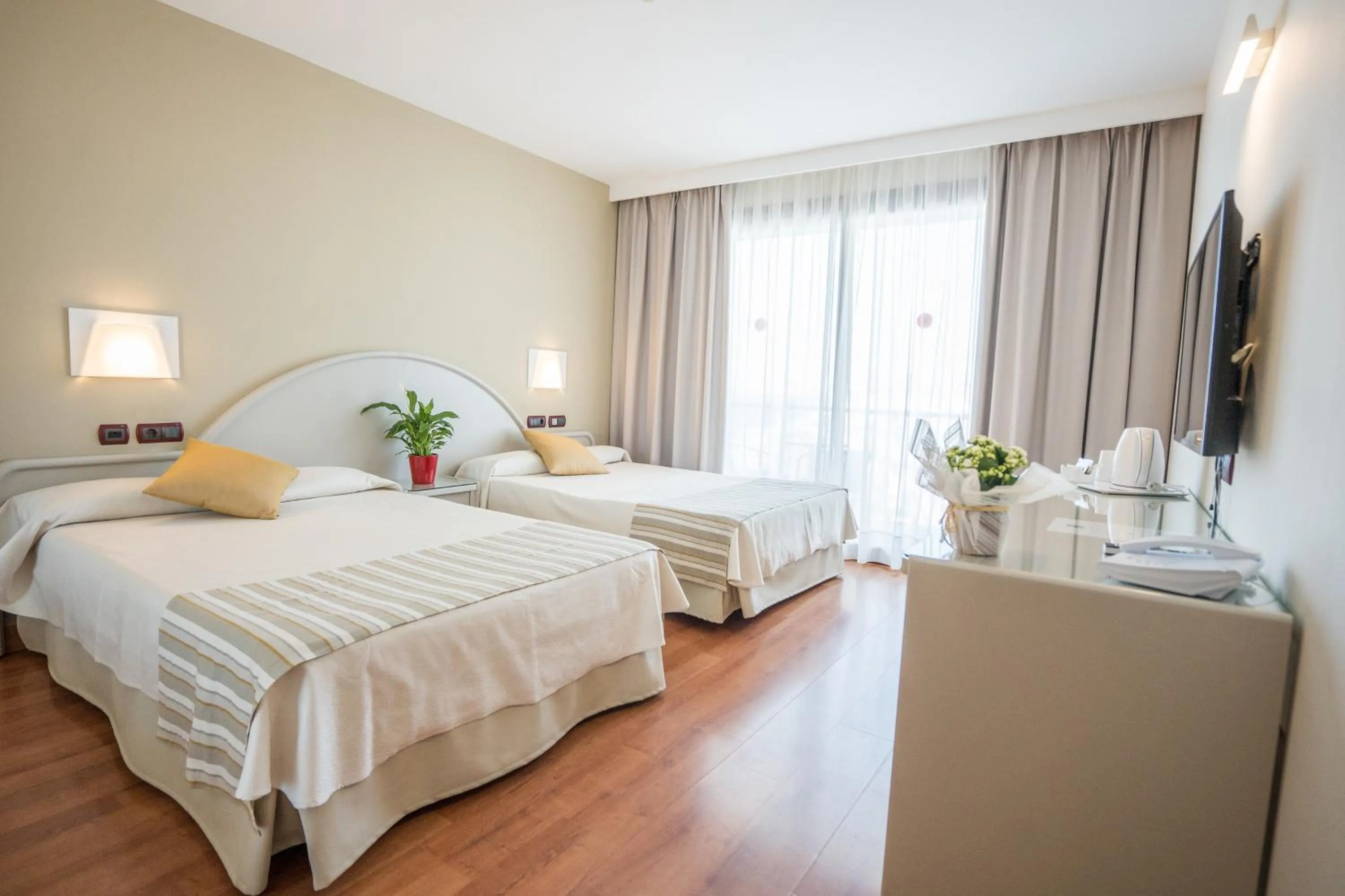 Photo of the whole room, Bed in Gran Hotel Costa del Sol