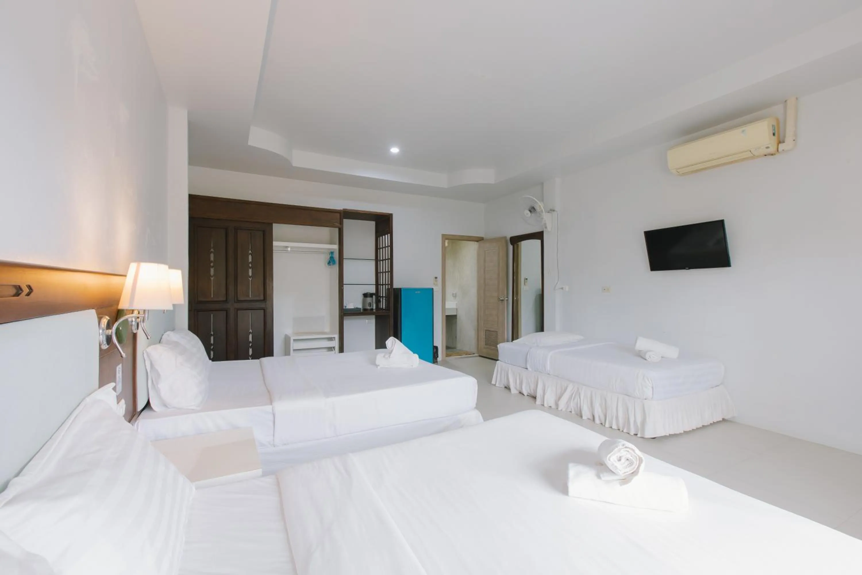 Bedroom, Bed in Kataonsea bungalows