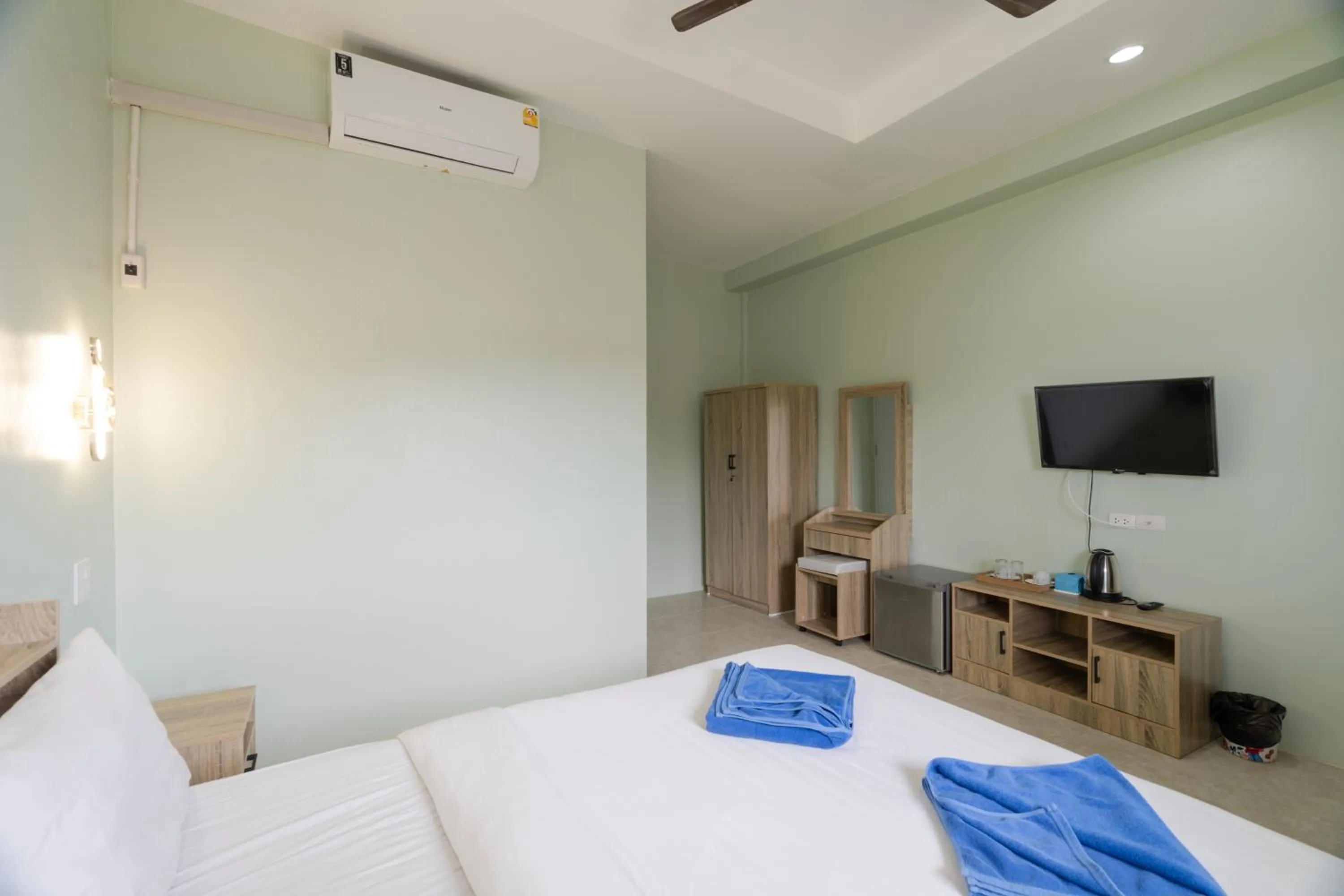 Bedroom, Bed in Kataonsea bungalows