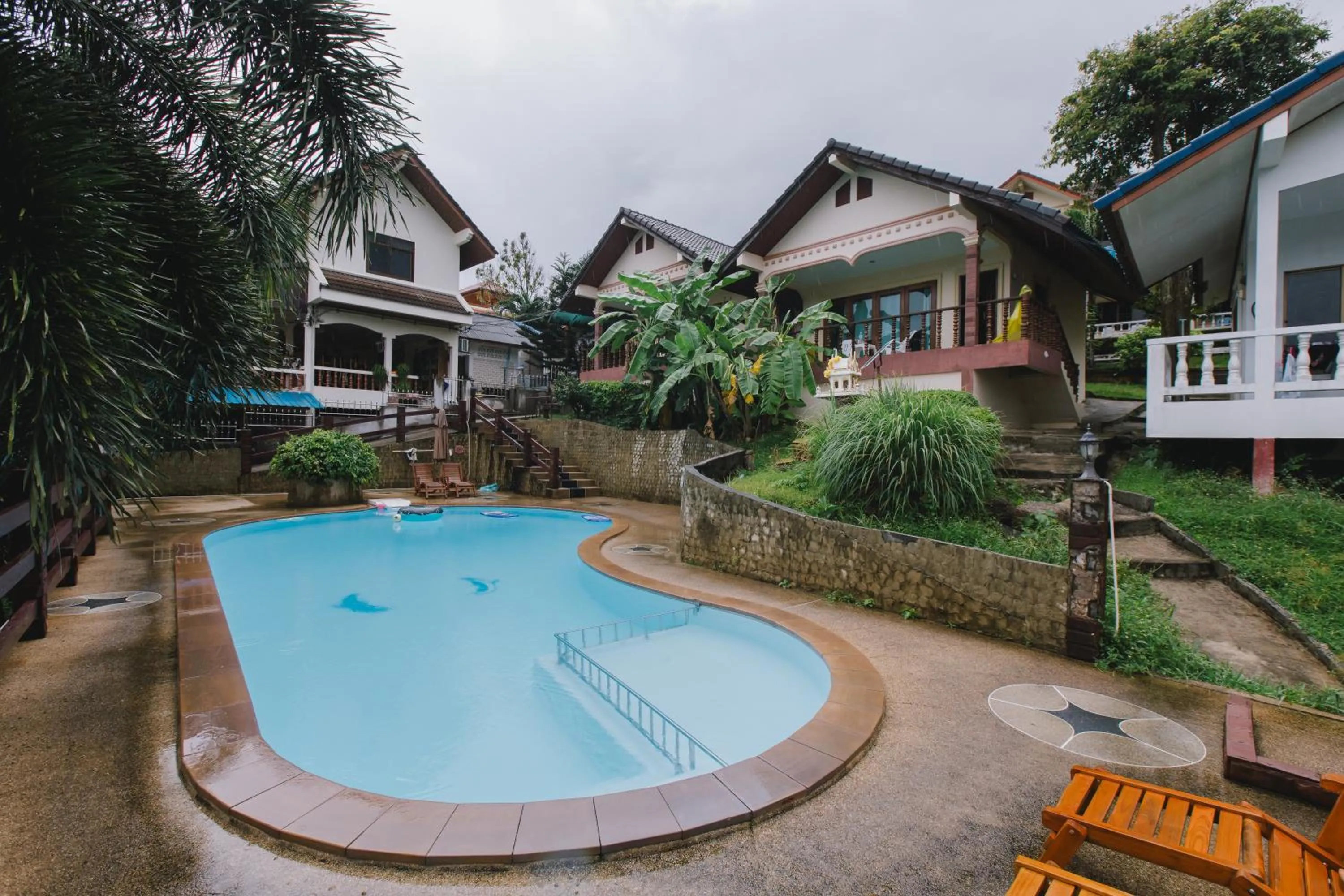 Swimming pool in Kataonsea bungalows