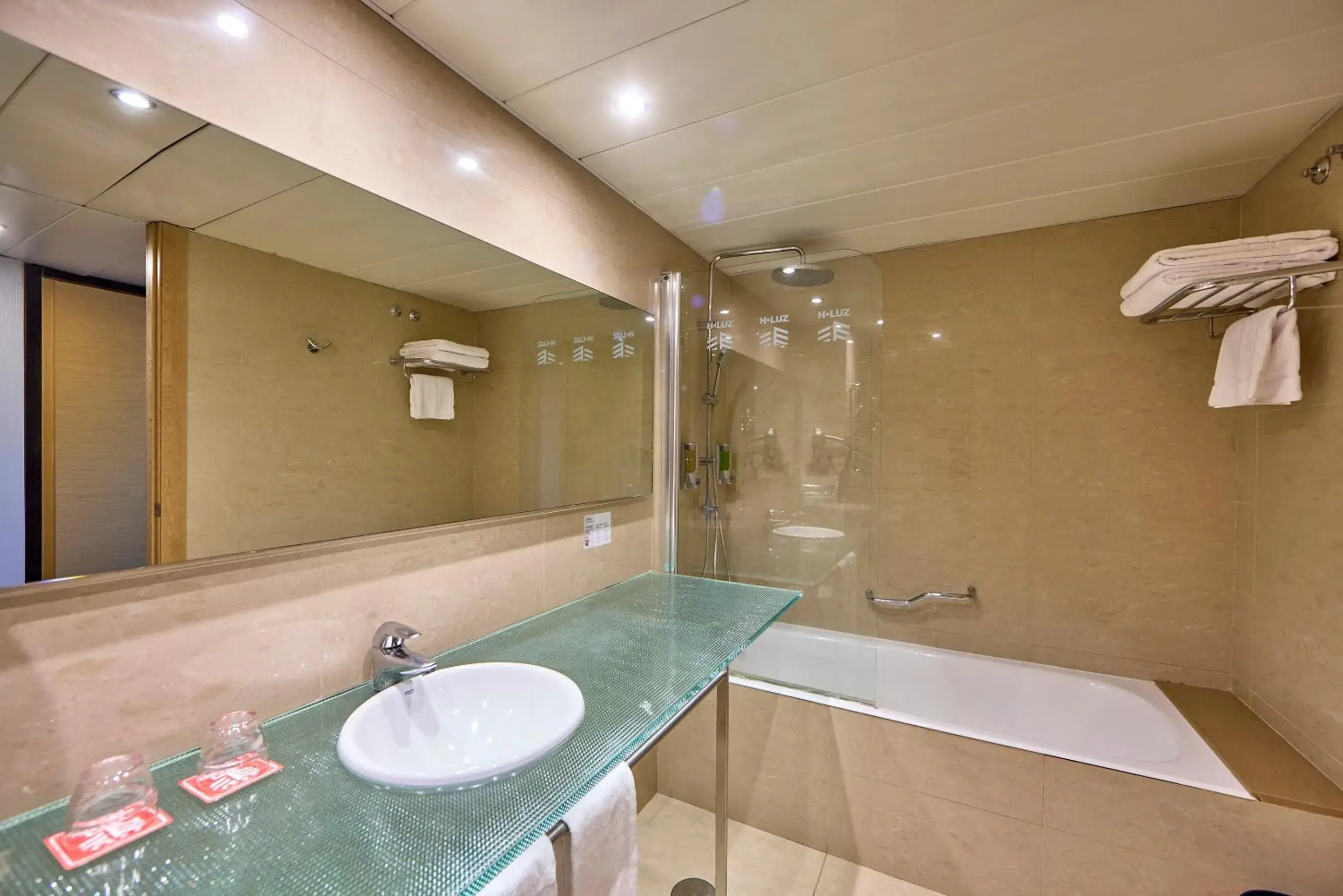 Bathroom in Civis Luz Castellón 4*S Bathroom in Civis Luz Castellón 4*S