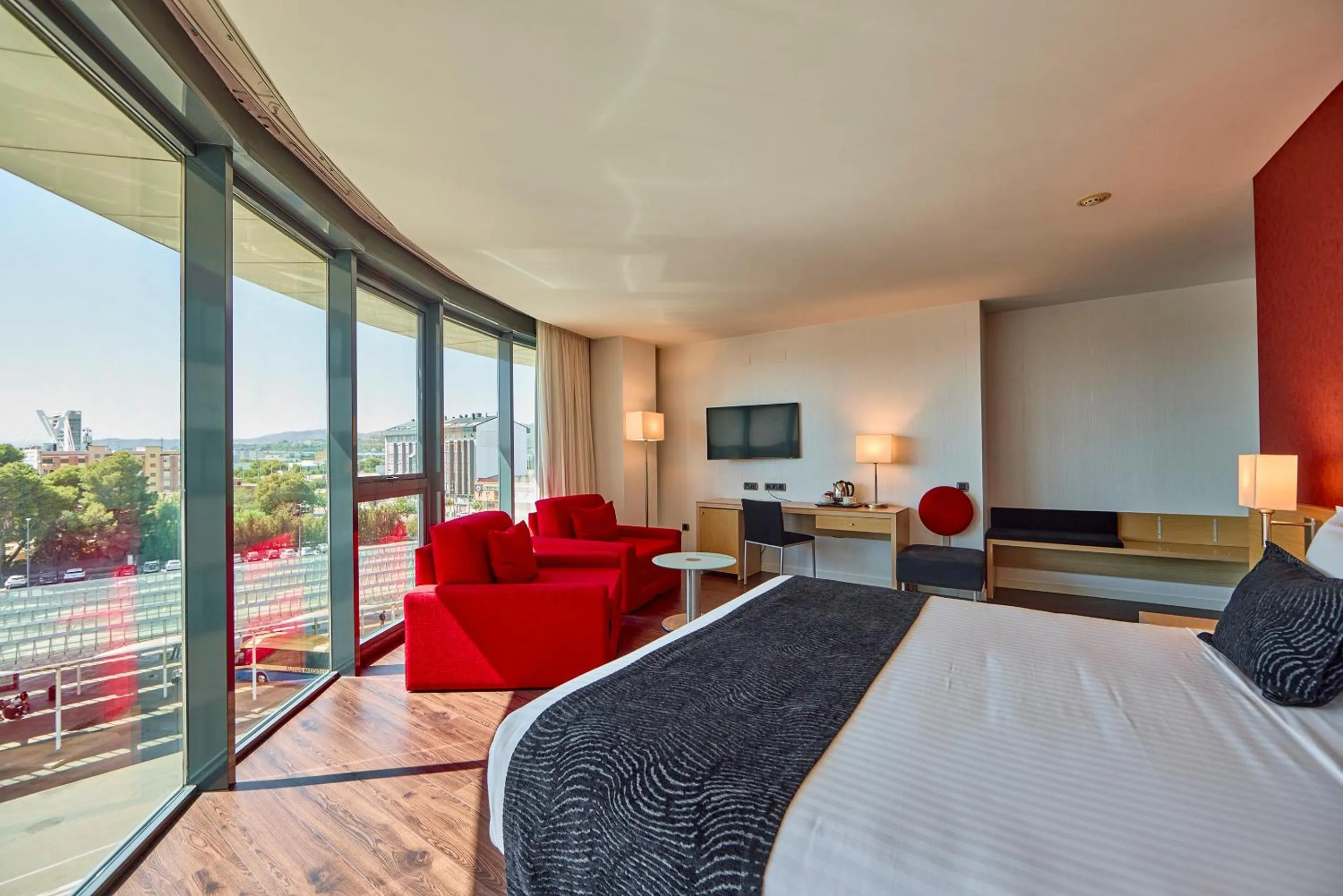 Photo of the whole room, Bed in Civis Luz Castellón 4*S