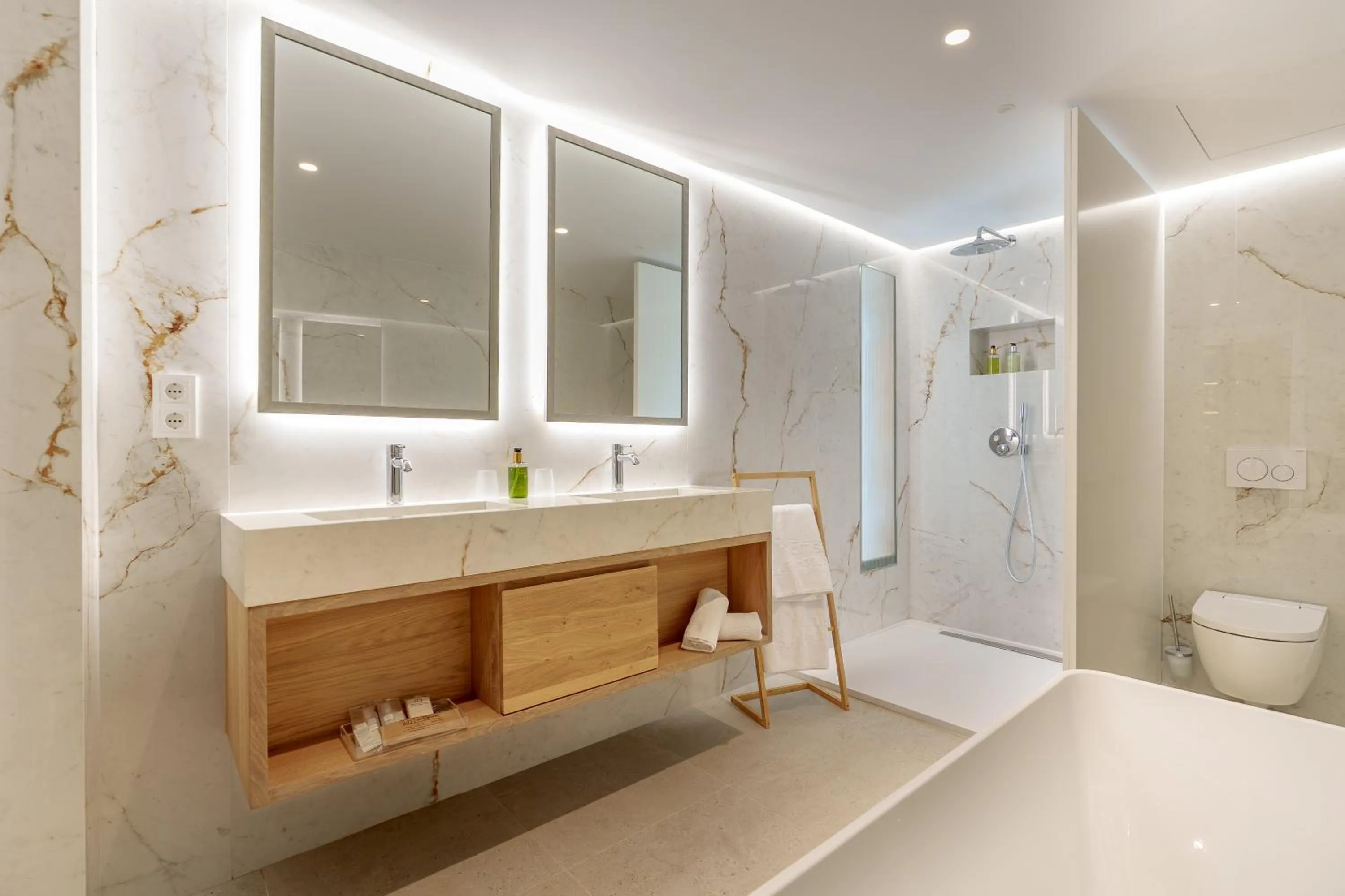 Bathroom in Bellamar Hotel Beach & Spa