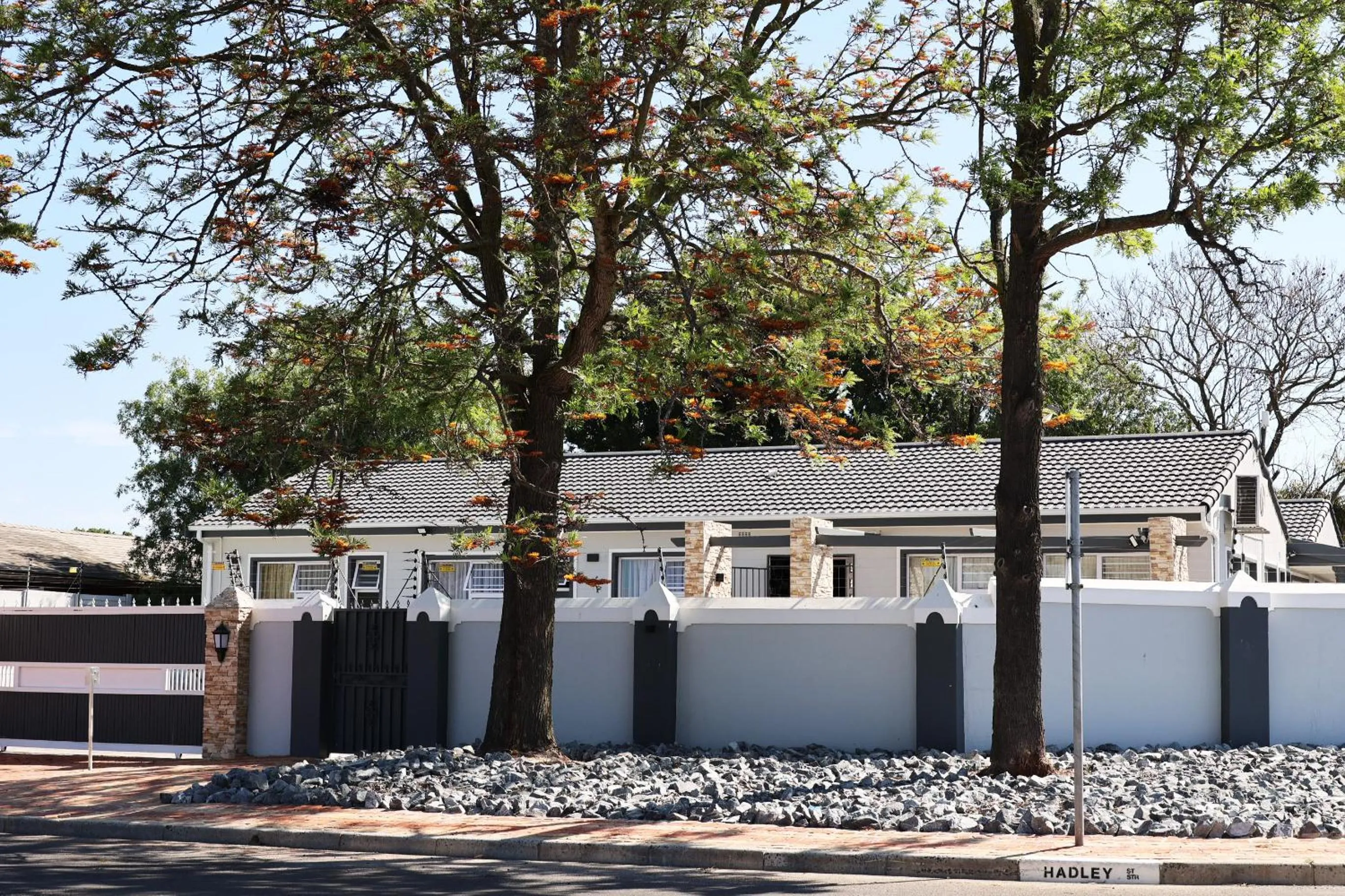 Property building in El-Gibor Best Guest House