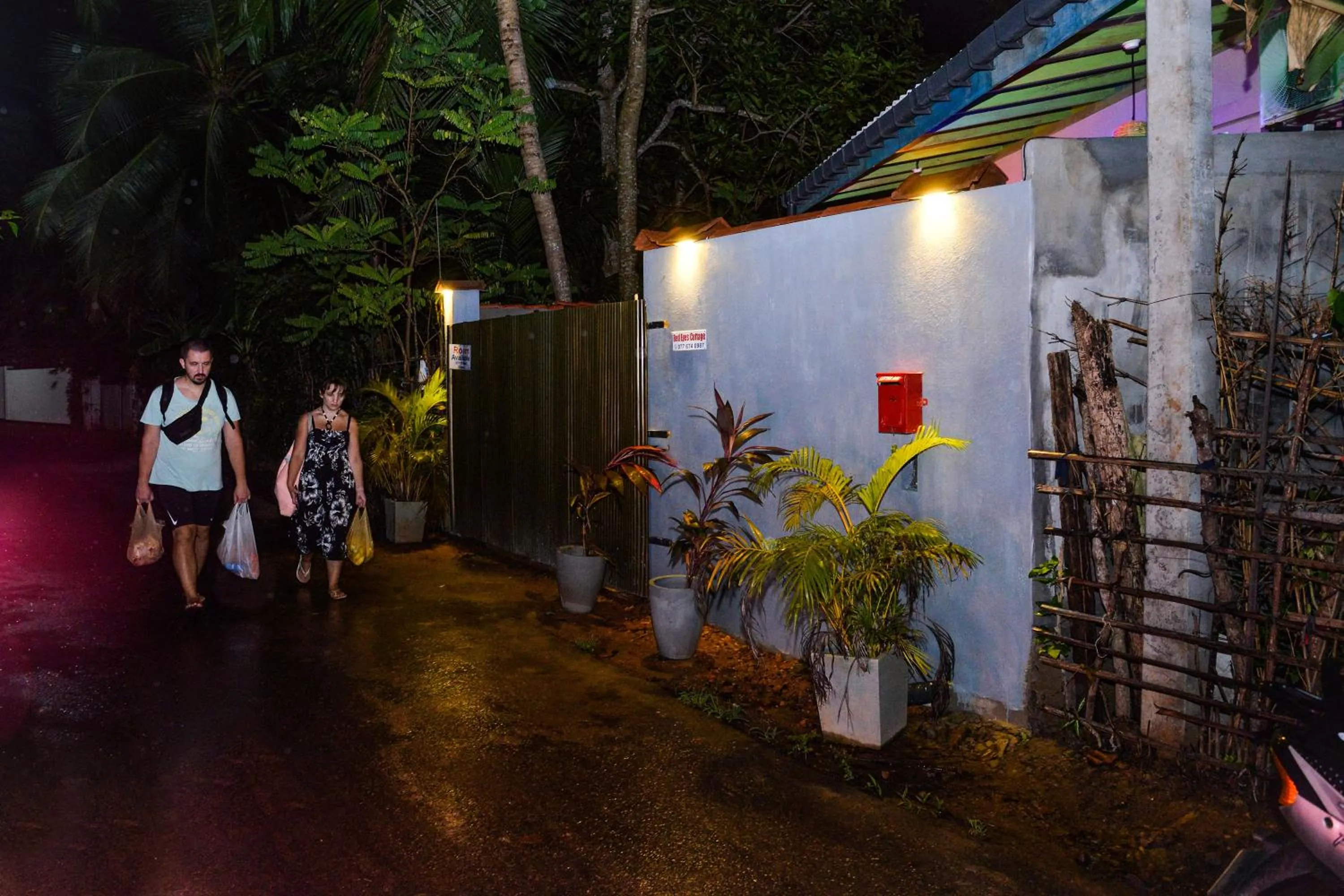 Red Eyes Cottage-Hikkaduwa