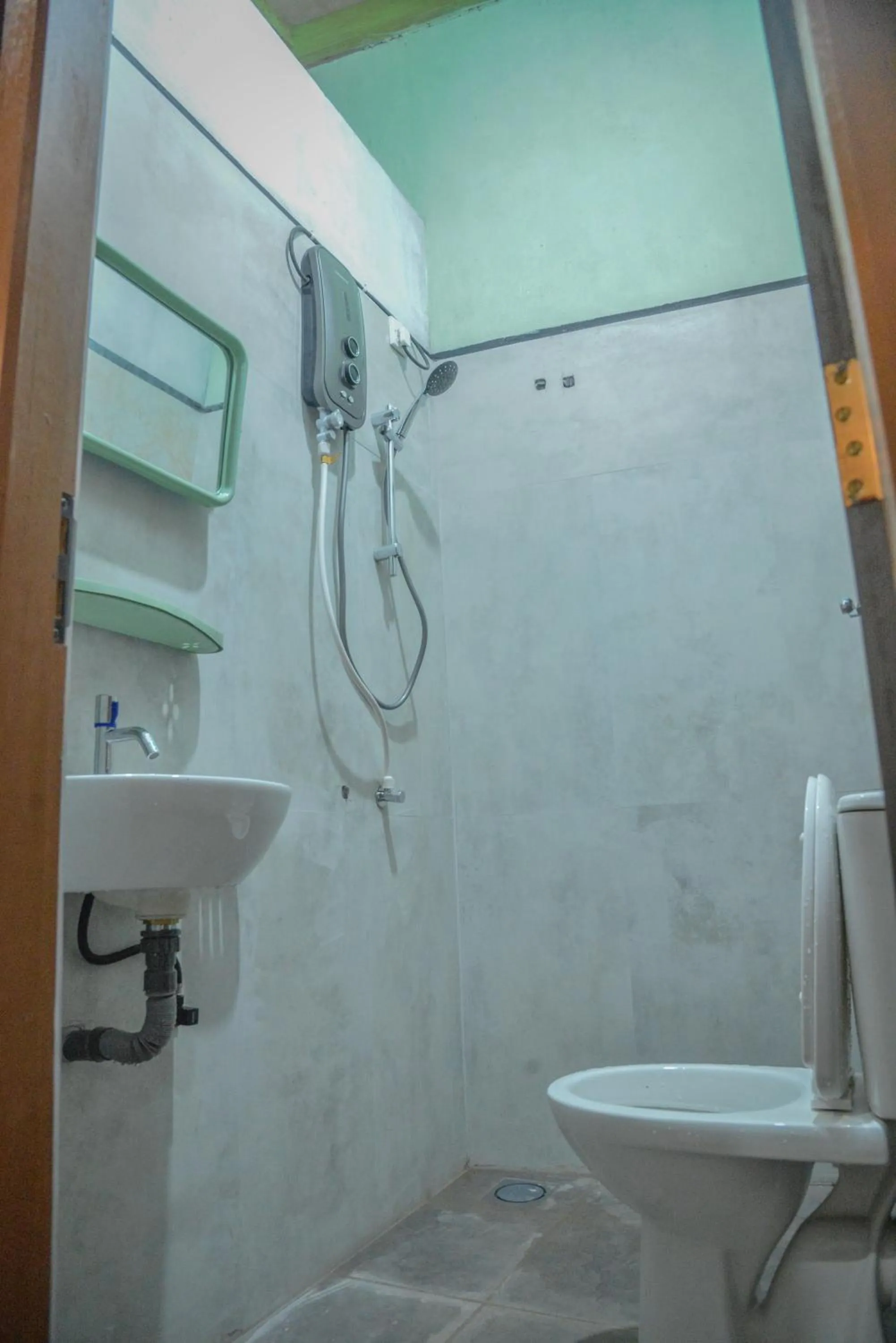 Toilet in Red Eyes Cottage-Hikkaduwa