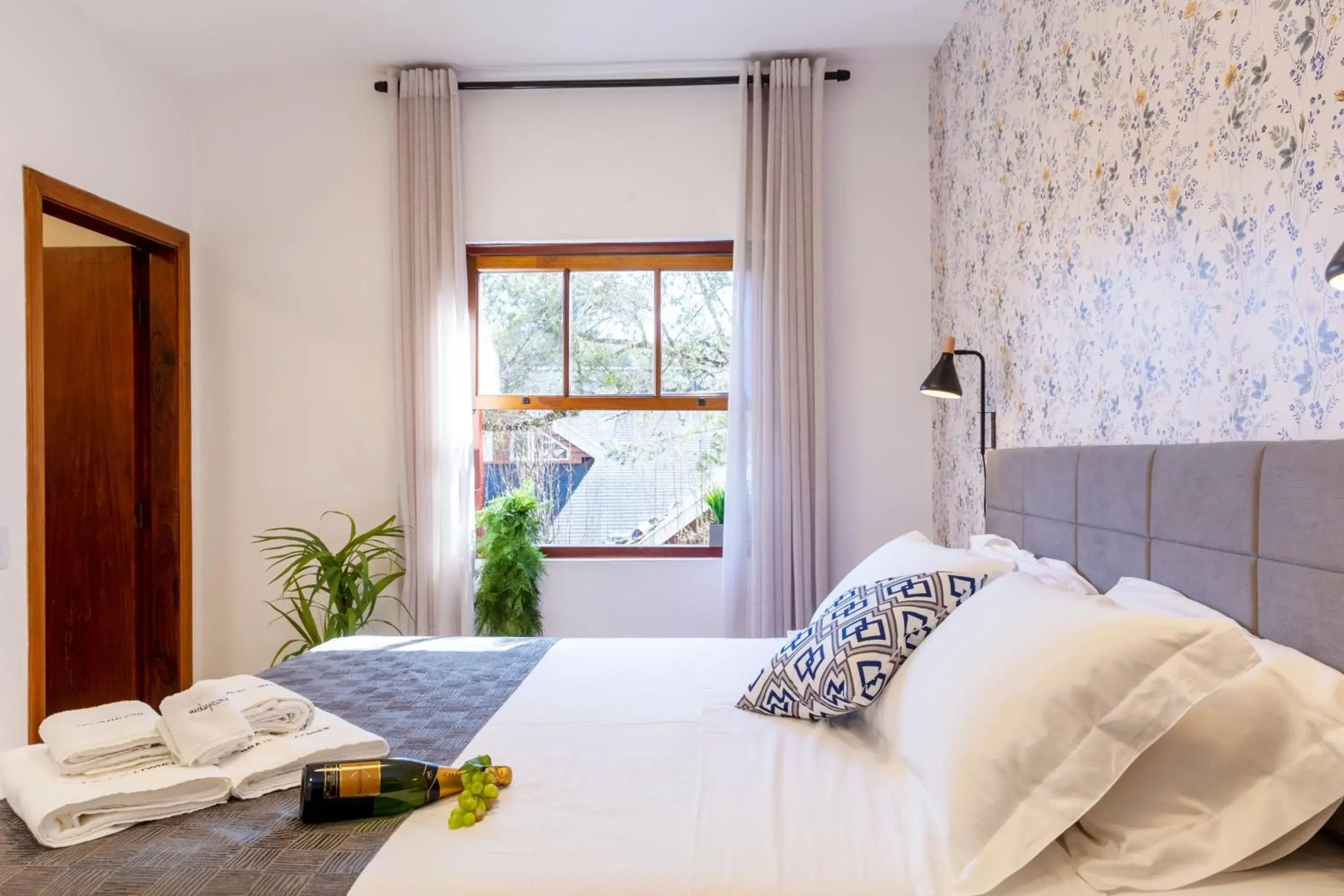 Bed in 3 Quartos no Capivari com Lareira Bed in 3 Quartos no Capivari com Lareira