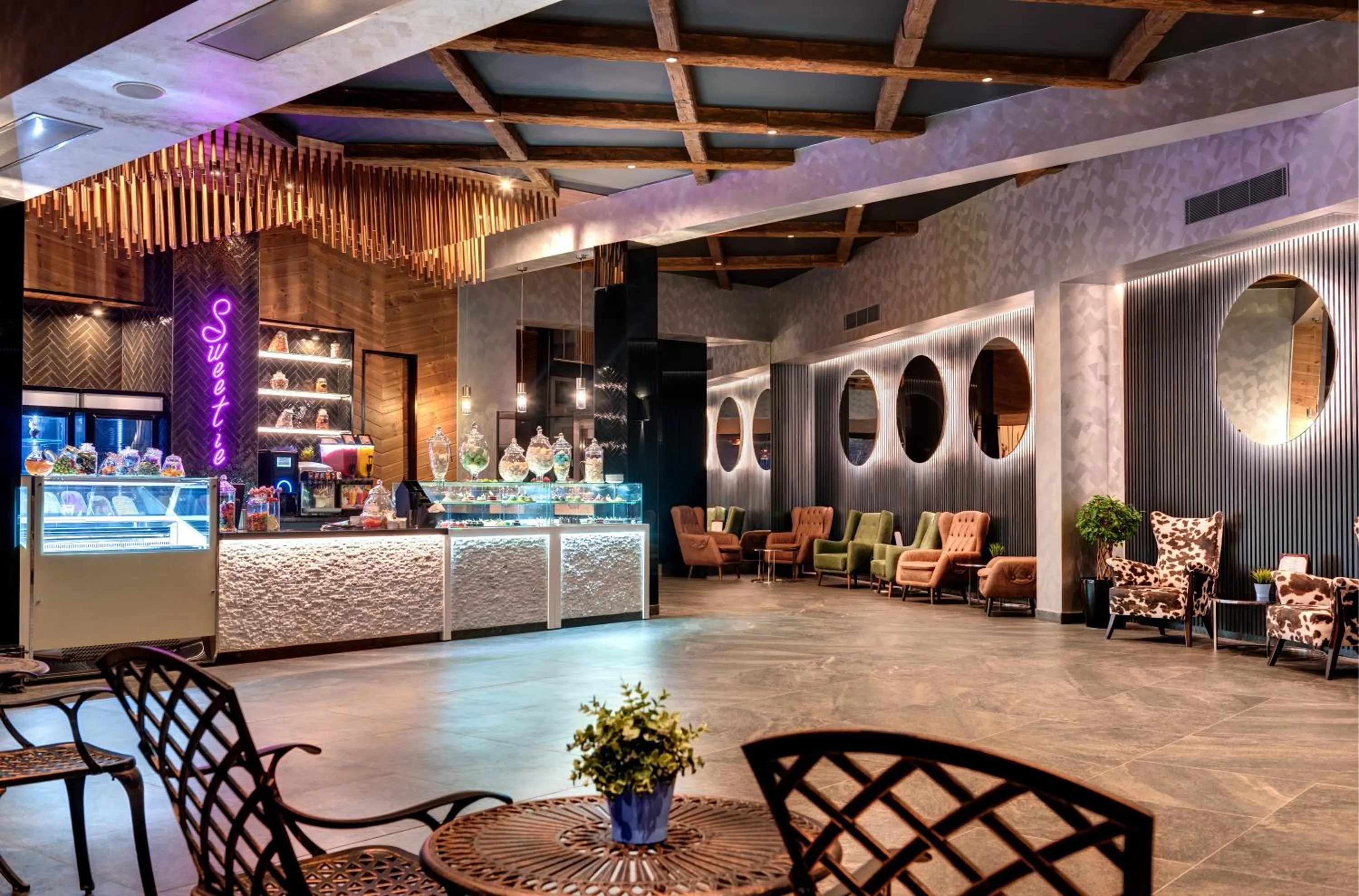 Restaurant/places to eat in Grand Hotel Therme