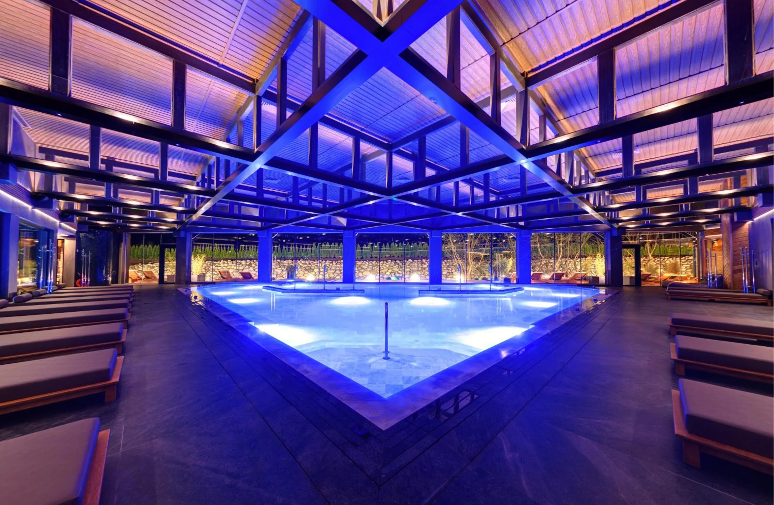 Swimming pool in Grand Hotel Therme