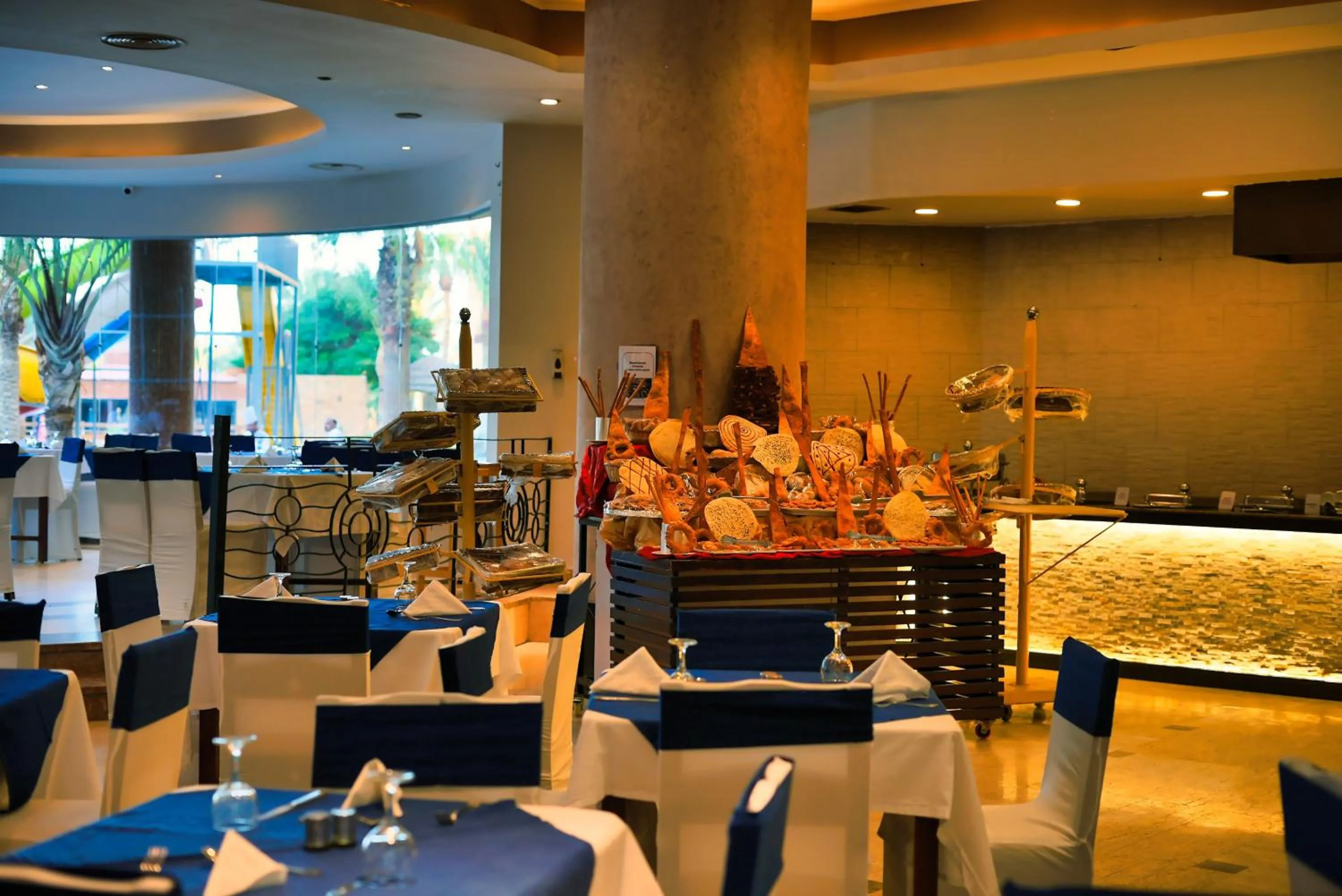 Restaurant/places to eat in Eagles Downtown Zahabia Resort & Aqua Park