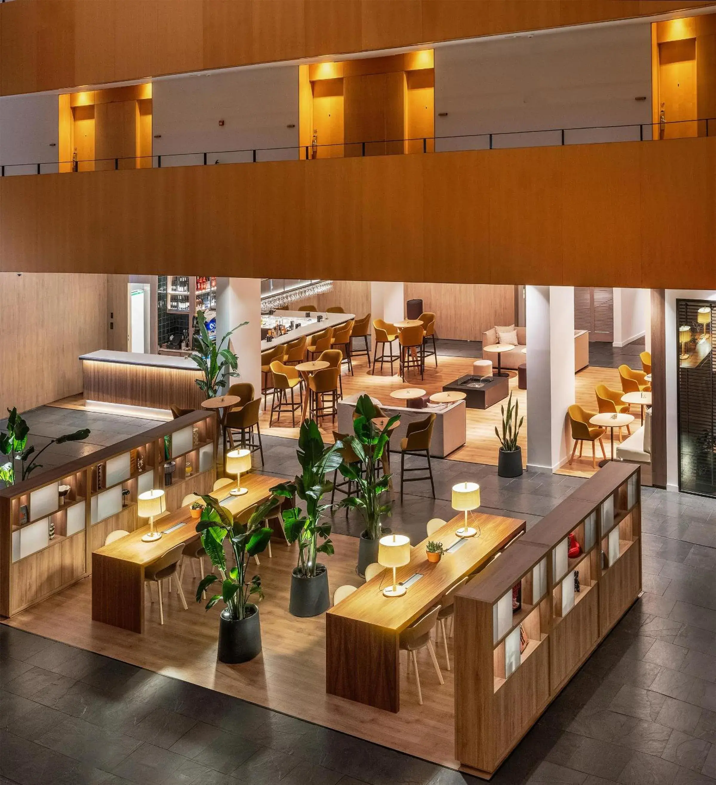 Lobby or reception in INNSiDE by Meliá Barcelona Aeropuerto Lobby or reception in INNSiDE by Meliá Barcelona Aeropuerto