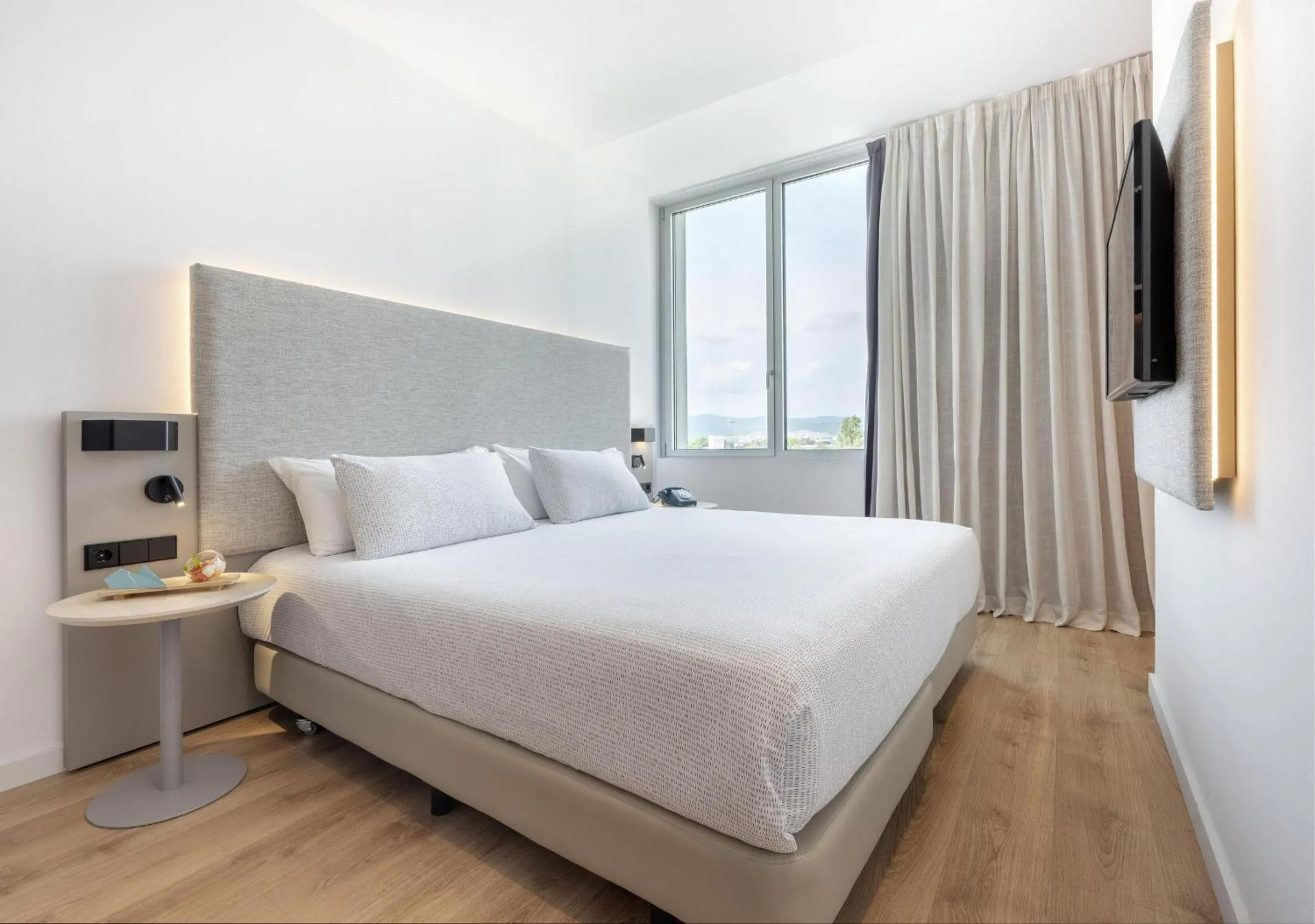 Bed in INNSiDE by Meliá Barcelona Aeropuerto