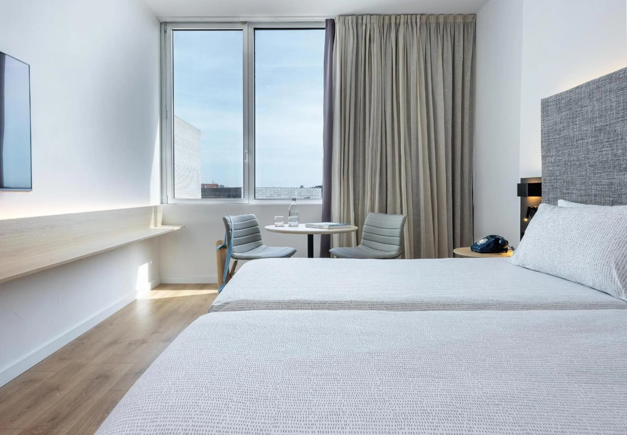 Bed in INNSiDE by Meliá Barcelona Aeropuerto