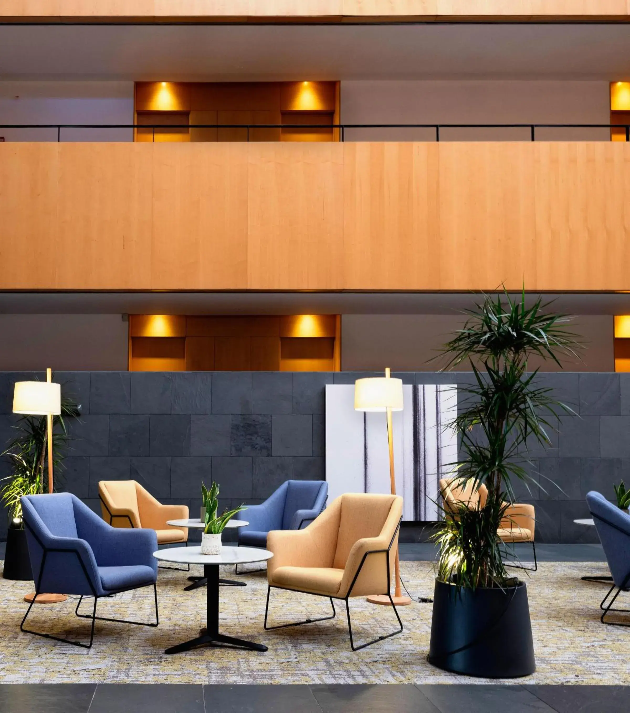 Lobby or reception in INNSiDE by Meliá Barcelona Aeropuerto Lobby or reception in INNSiDE by Meliá Barcelona Aeropuerto