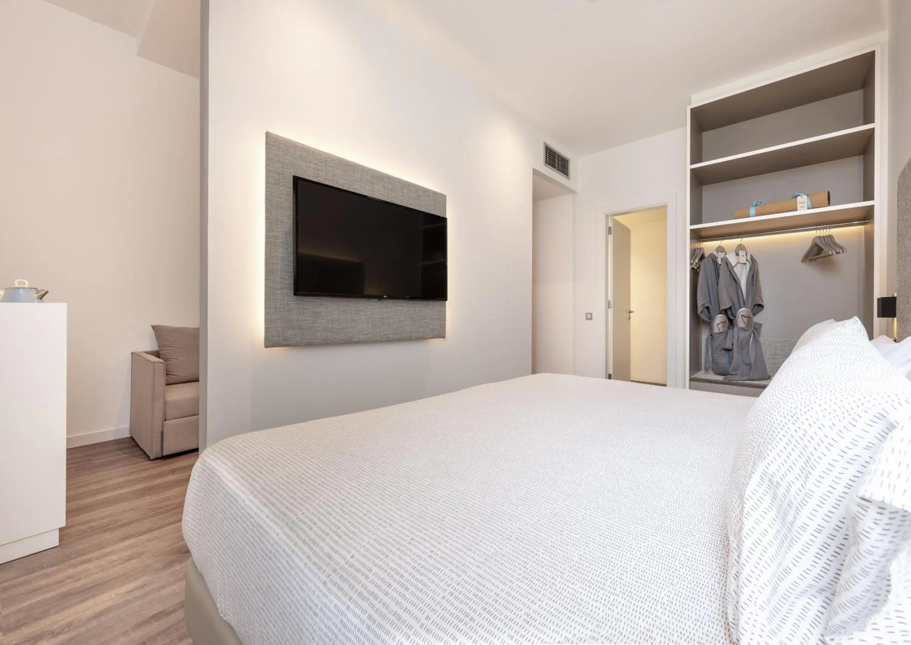 Bed in INNSiDE by Meliá Barcelona Aeropuerto