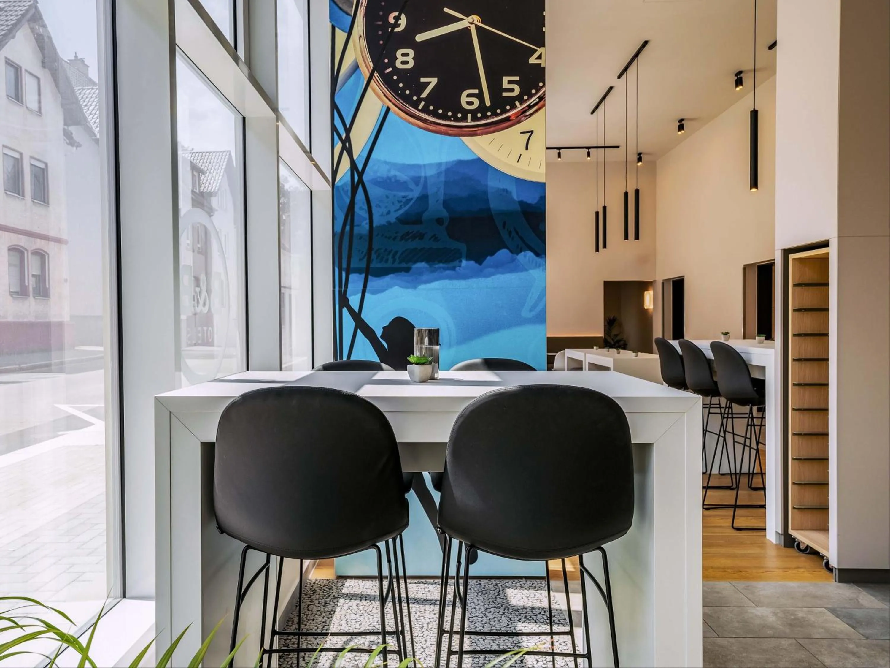 Lounge or bar in B&B Hotel Villingen-Schwenningen