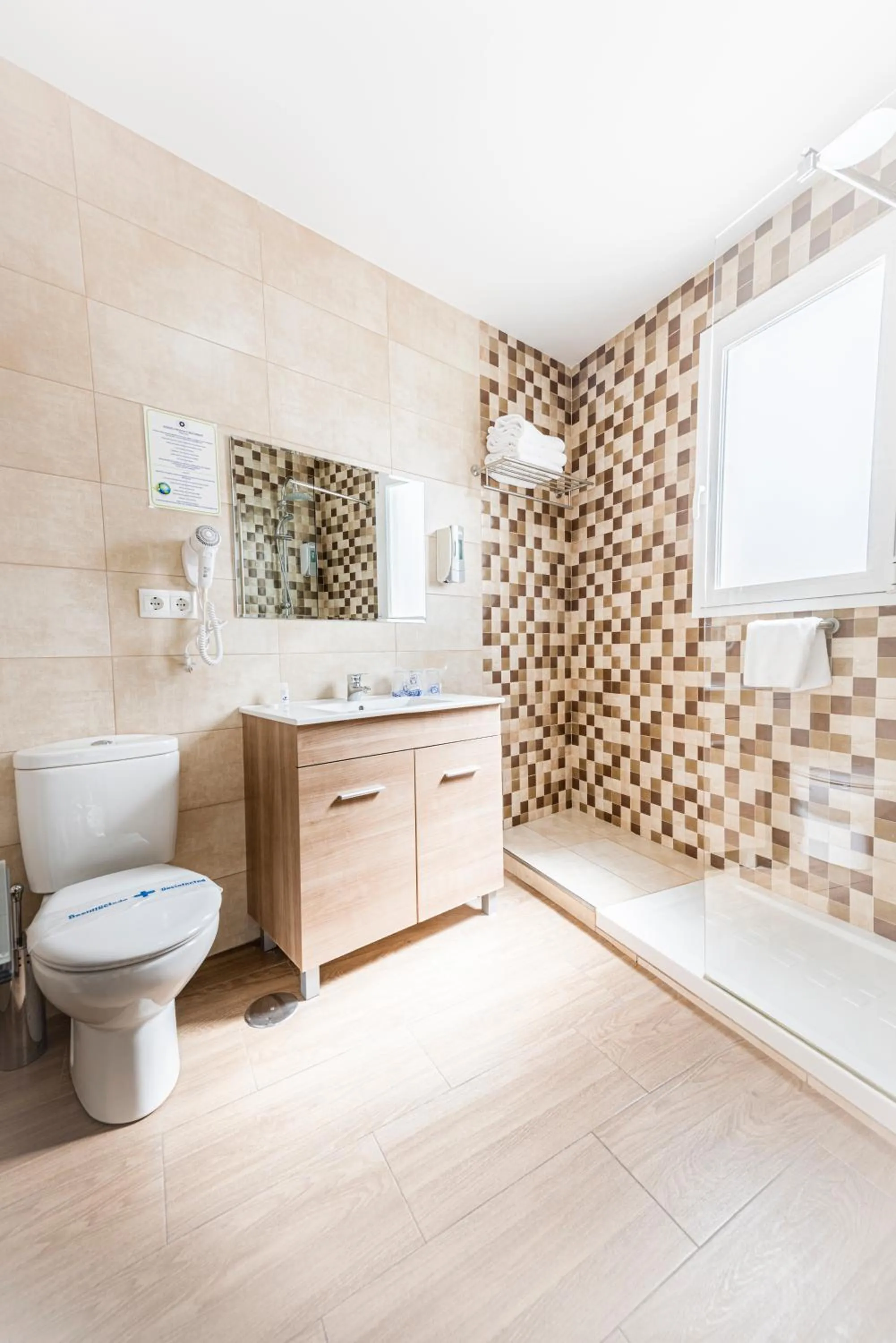 Shower in Hotel Toboso Chaparil