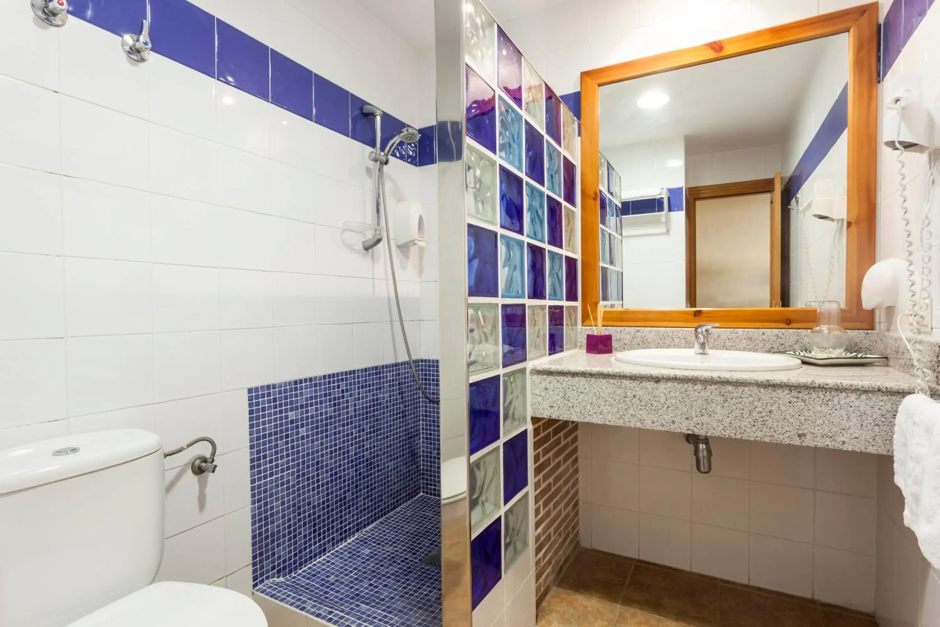 Bathroom in Hotel Alcadima Bathroom in Hotel Alcadima