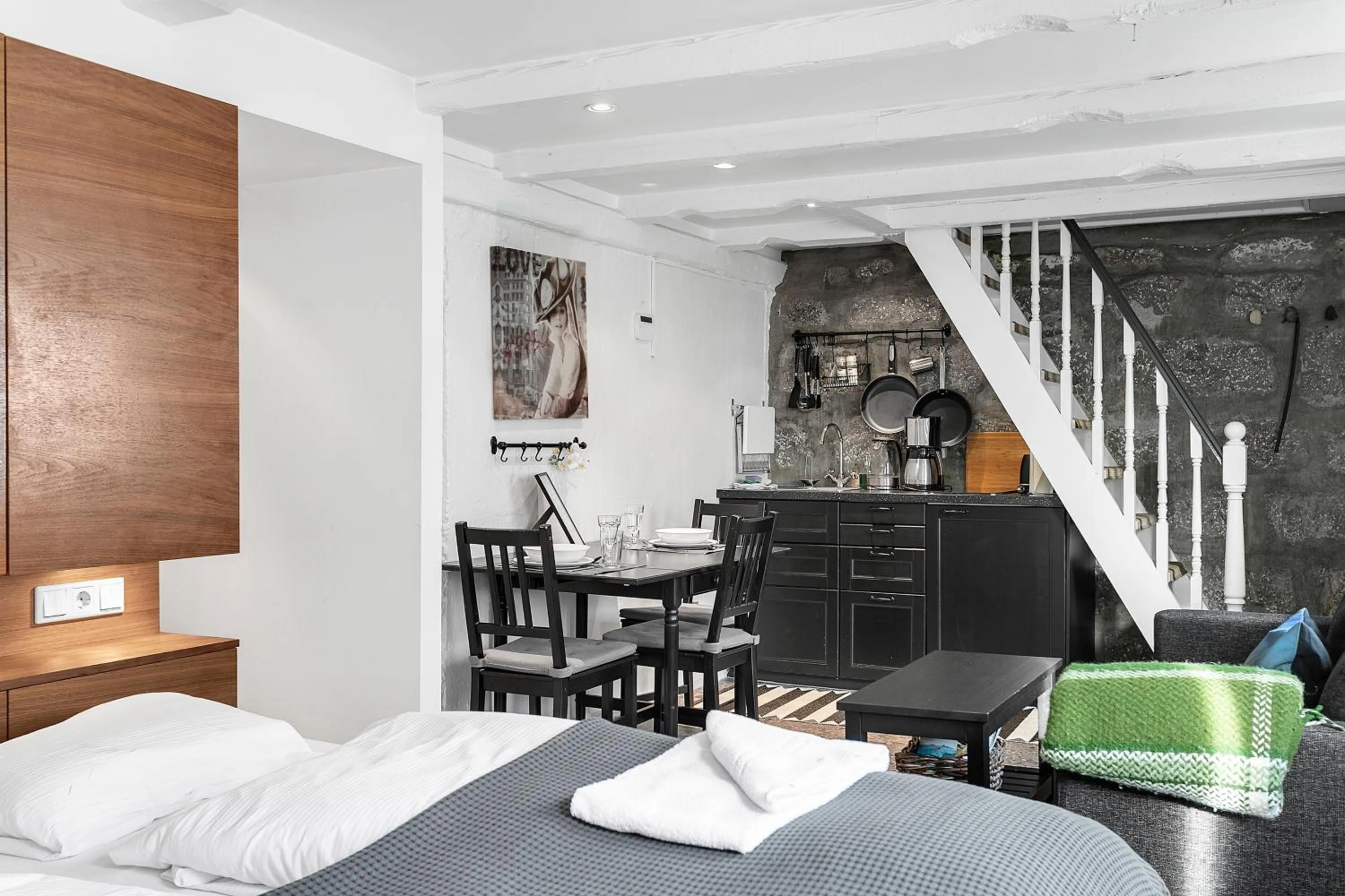 Bed in Baron Downtown Apartments by Heimaleiga