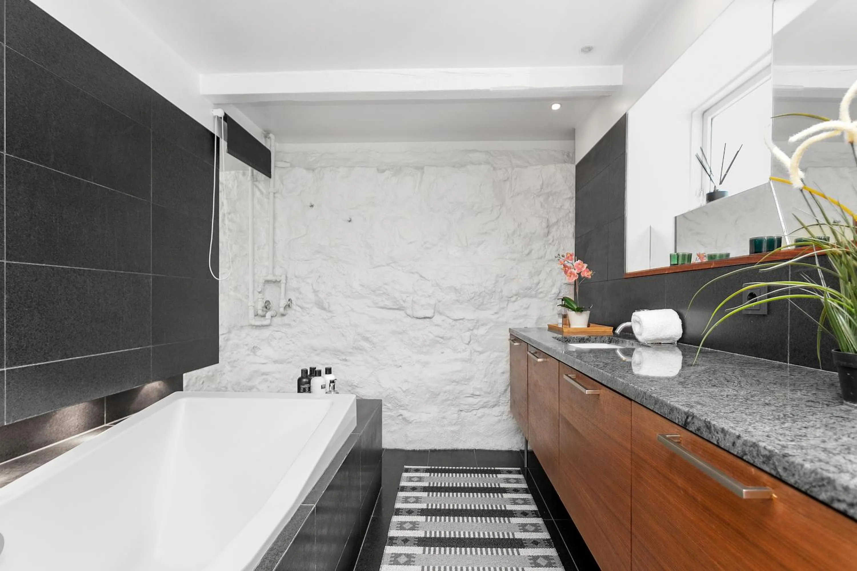 Bathroom in Baron Downtown Apartments by Heimaleiga