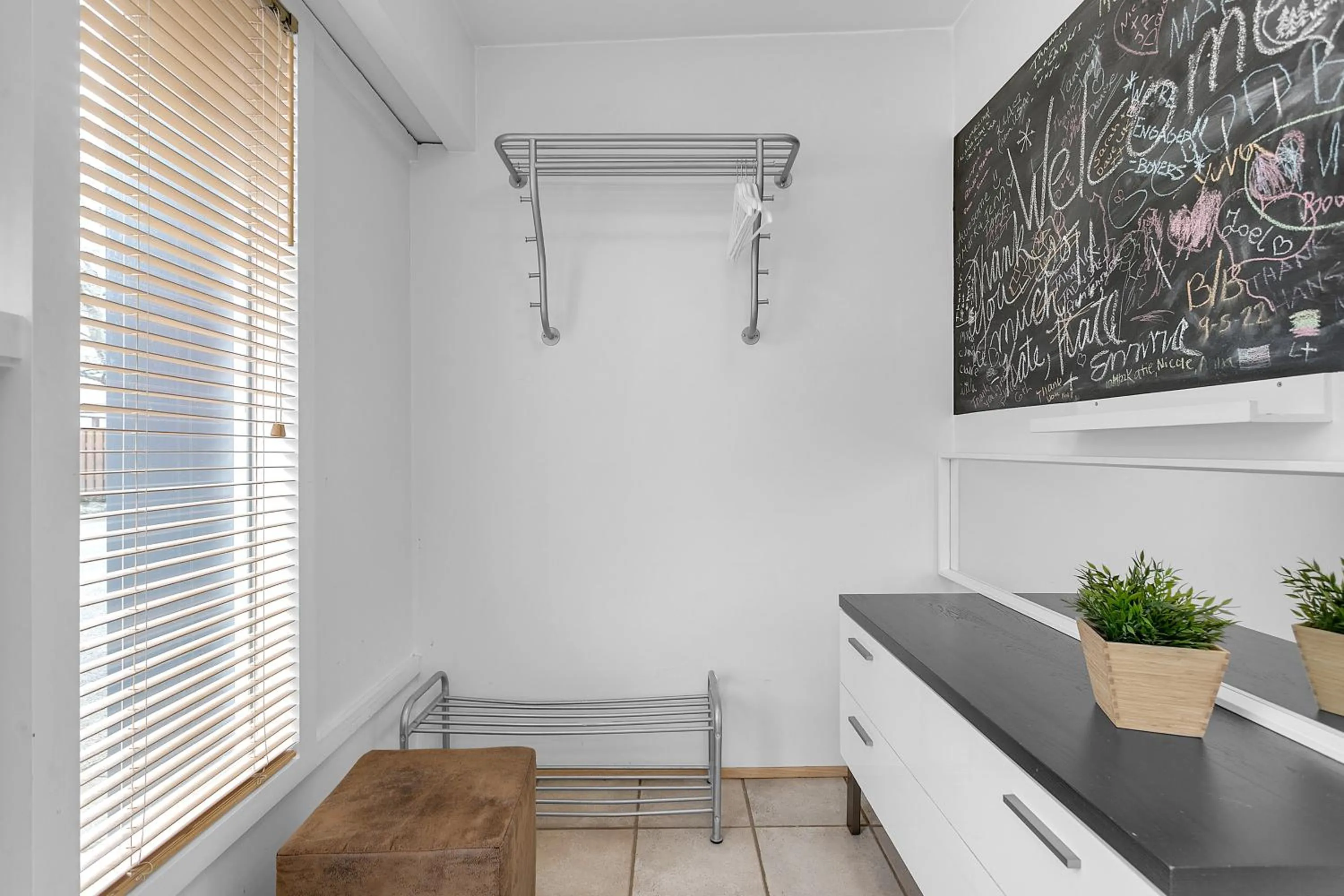 Seating area in Baron Downtown Apartments by Heimaleiga