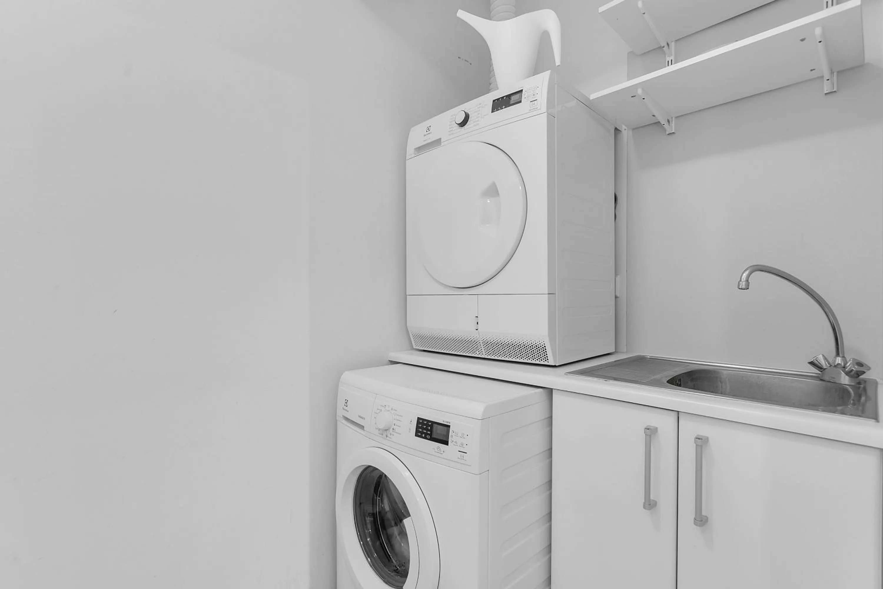laundry in Baron Downtown Apartments by Heimaleiga