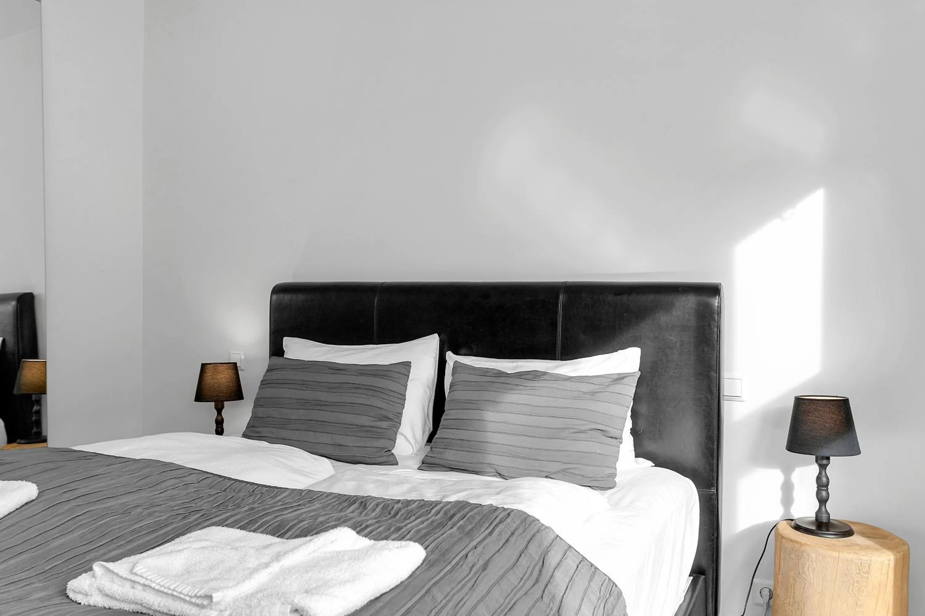 Bed in Baron Downtown Apartments by Heimaleiga