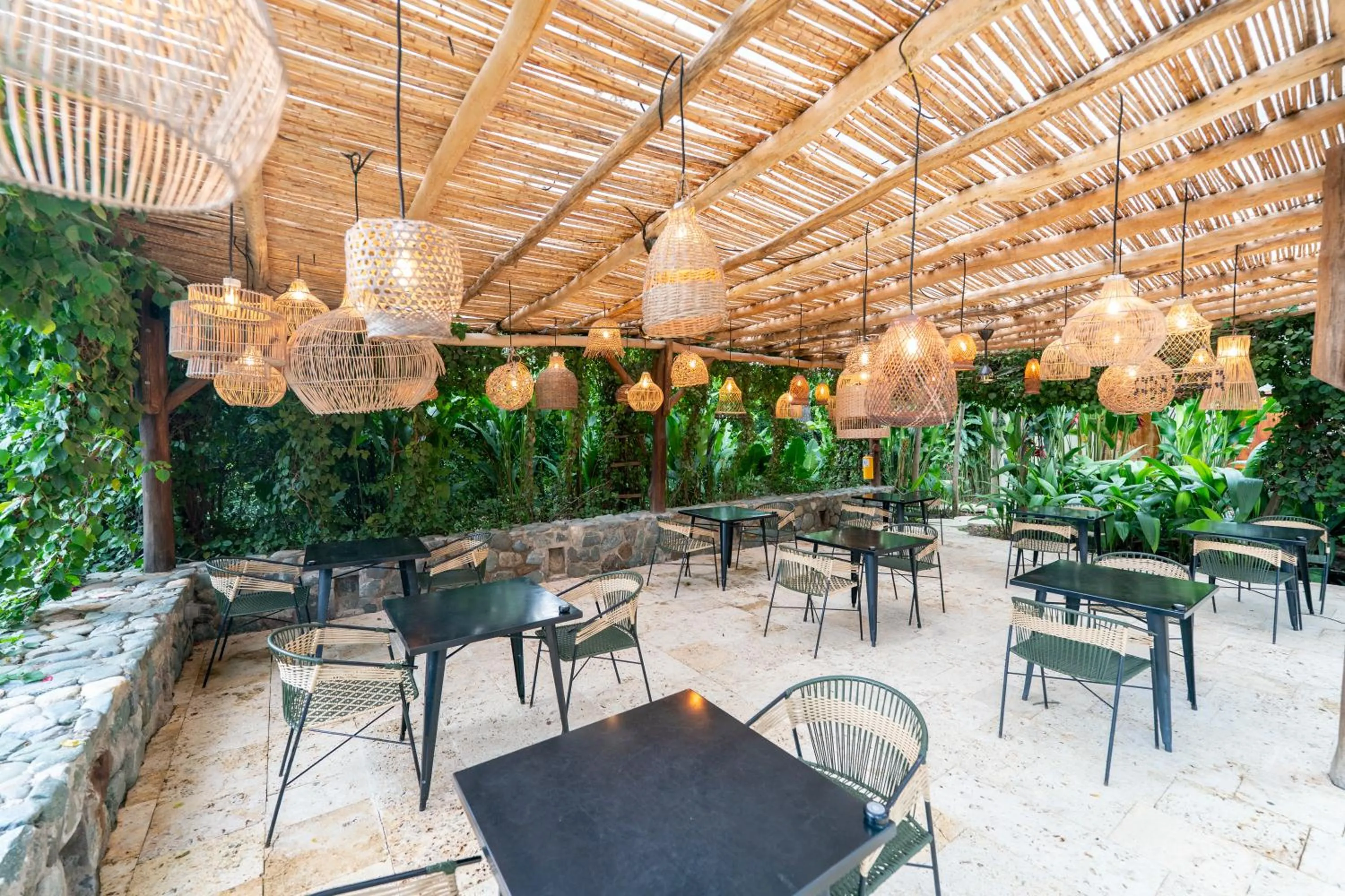 Restaurant/places to eat in Nativa Refugio Escondido